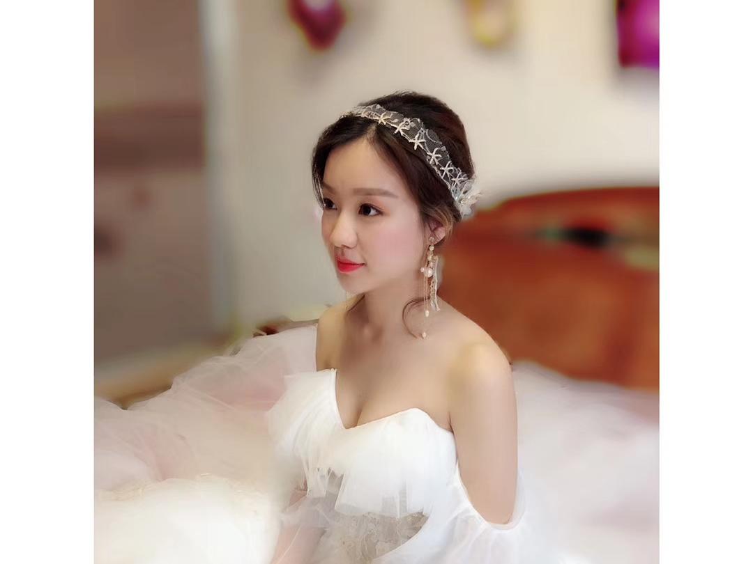 高资造型师（全天跟妆）+婚纱一套