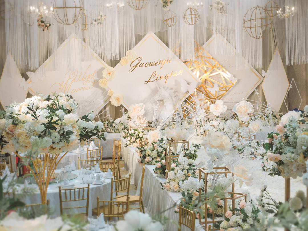 【香槟白婚礼】色系：白色 香槟色，风格：现代简约