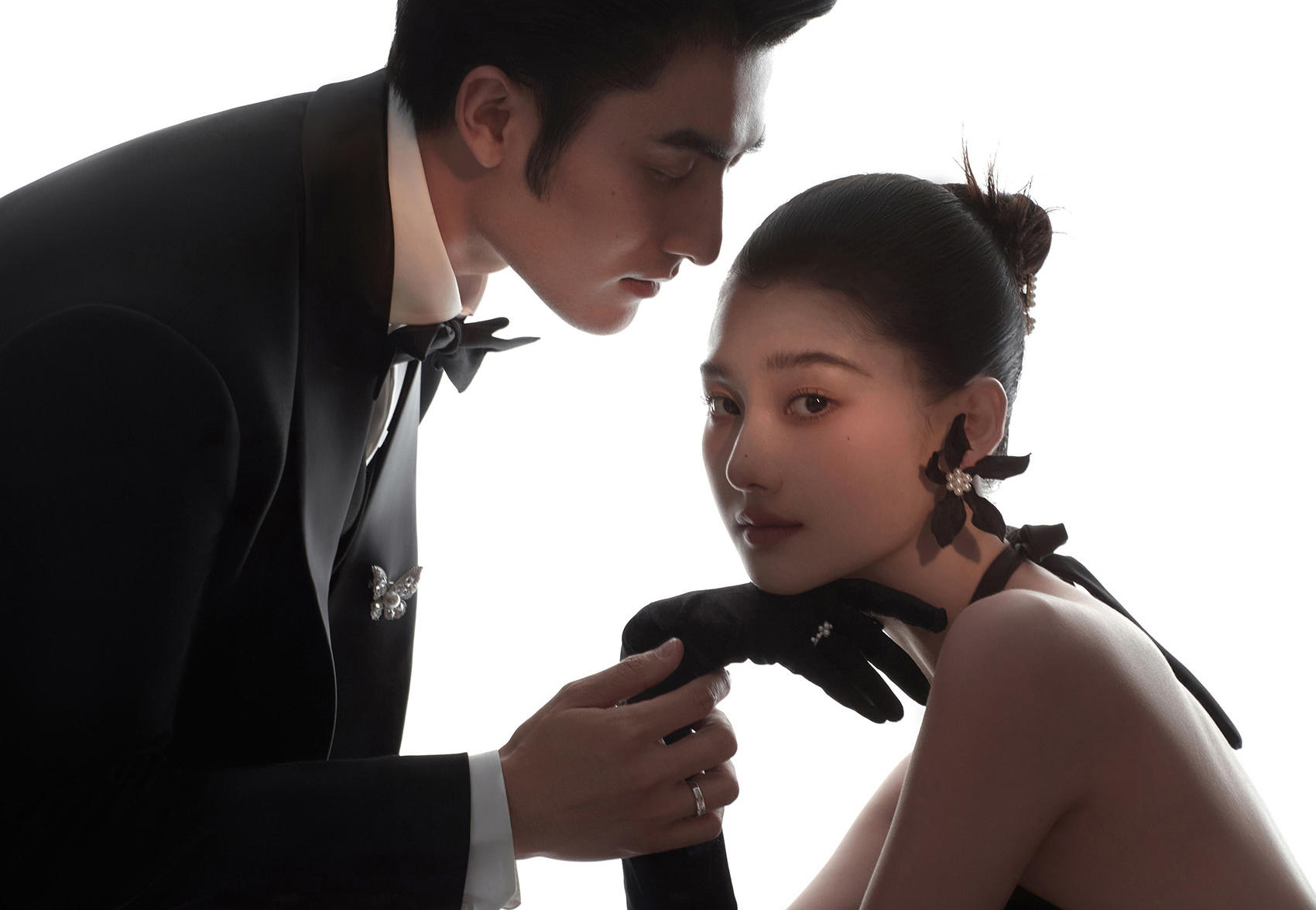 簡約小資美學(xué)赫本風(fēng)婚紗照