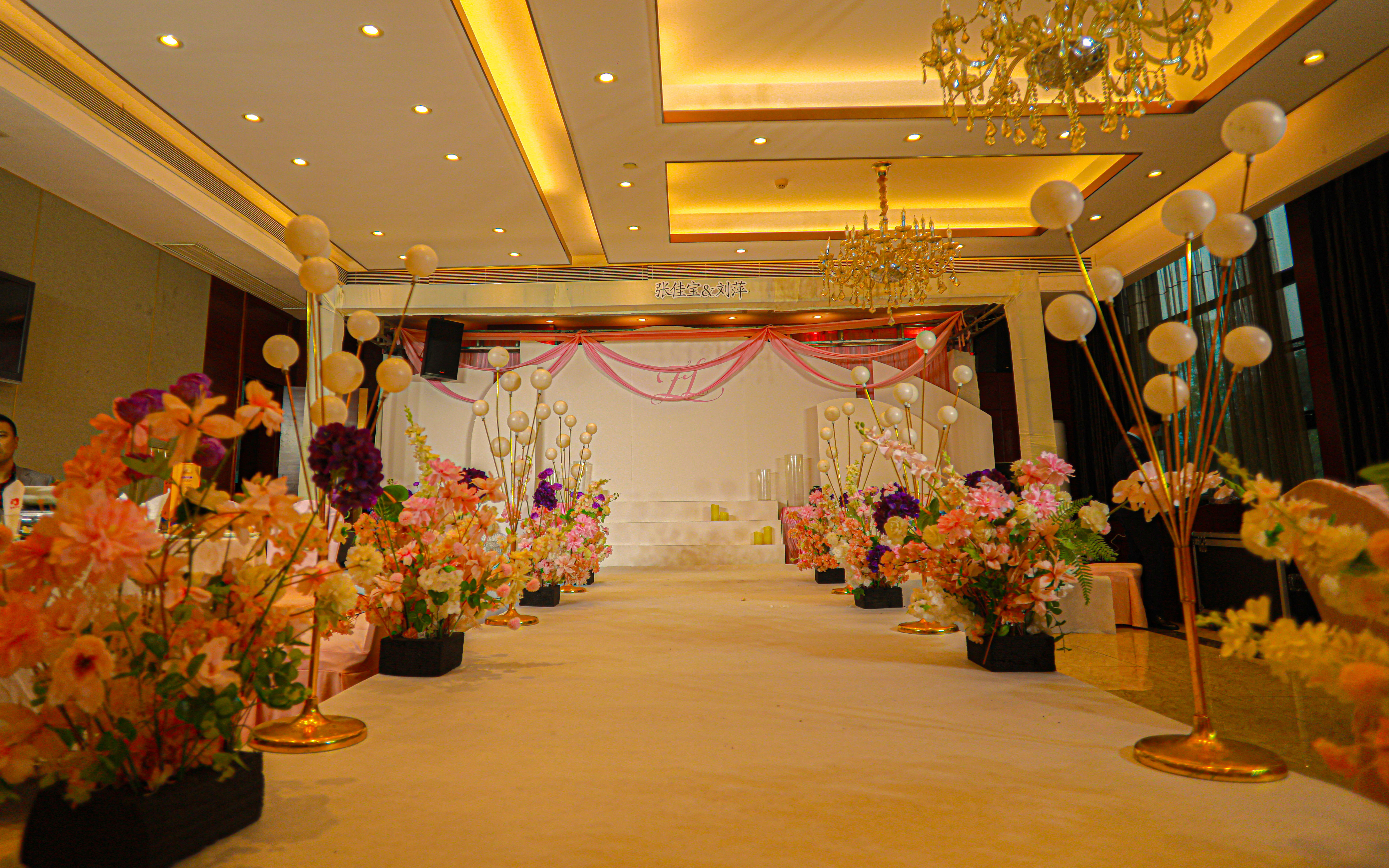 粉色主題精致婚禮，小場(chǎng)地也有大感動(dòng)