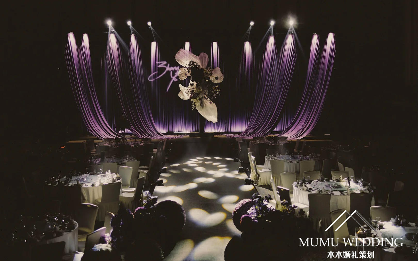 紫韵轻垂，缔结浪漫之约