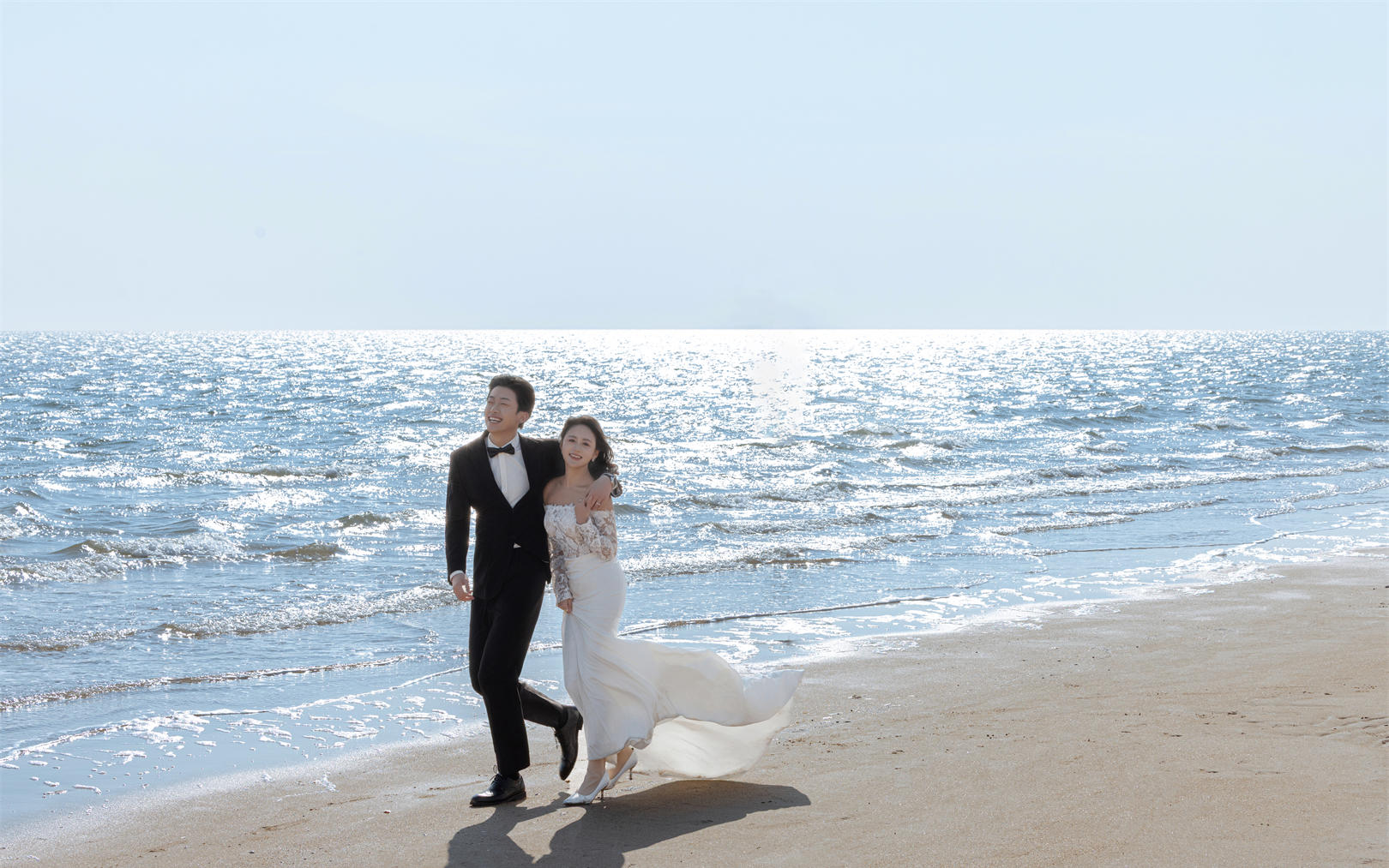 海景沙滩自由感婚纱照