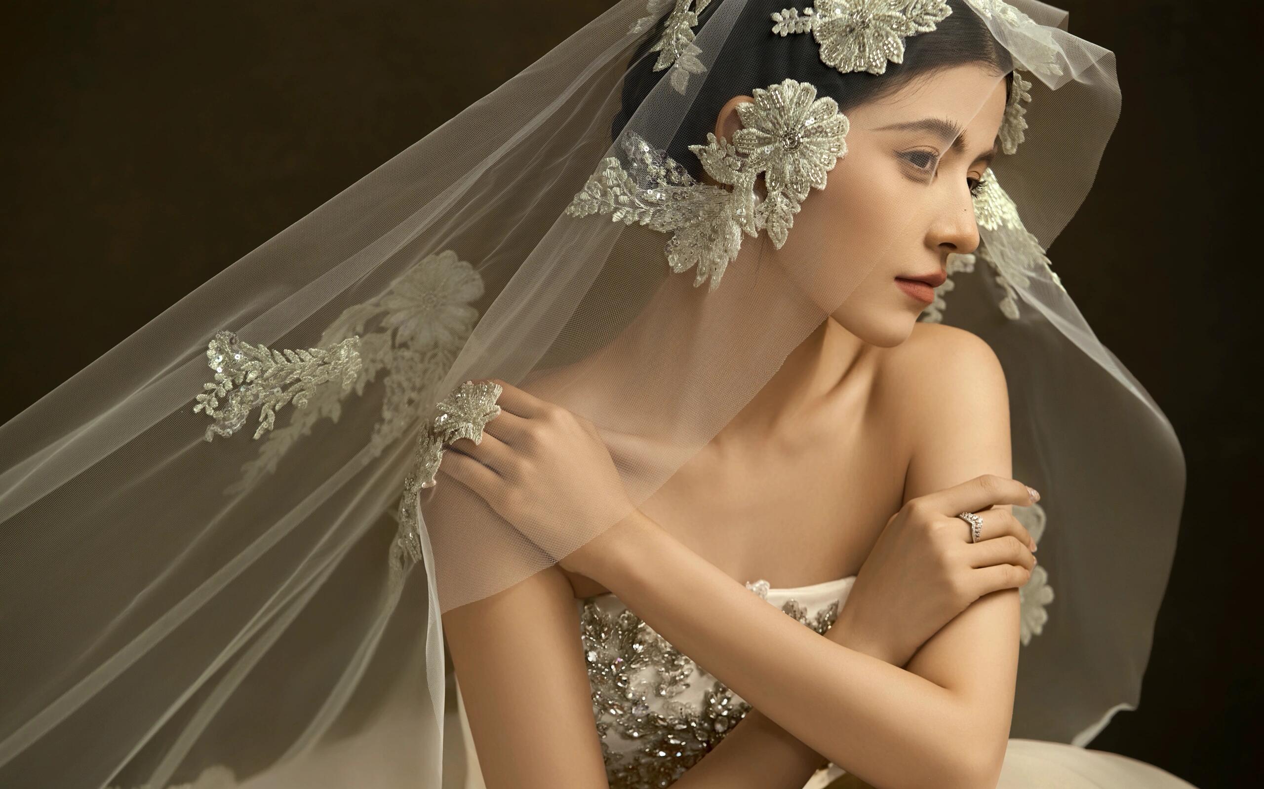 高審美強(qiáng)烈安利的復(fù)古油畫(huà)婚紗照?值得擁有