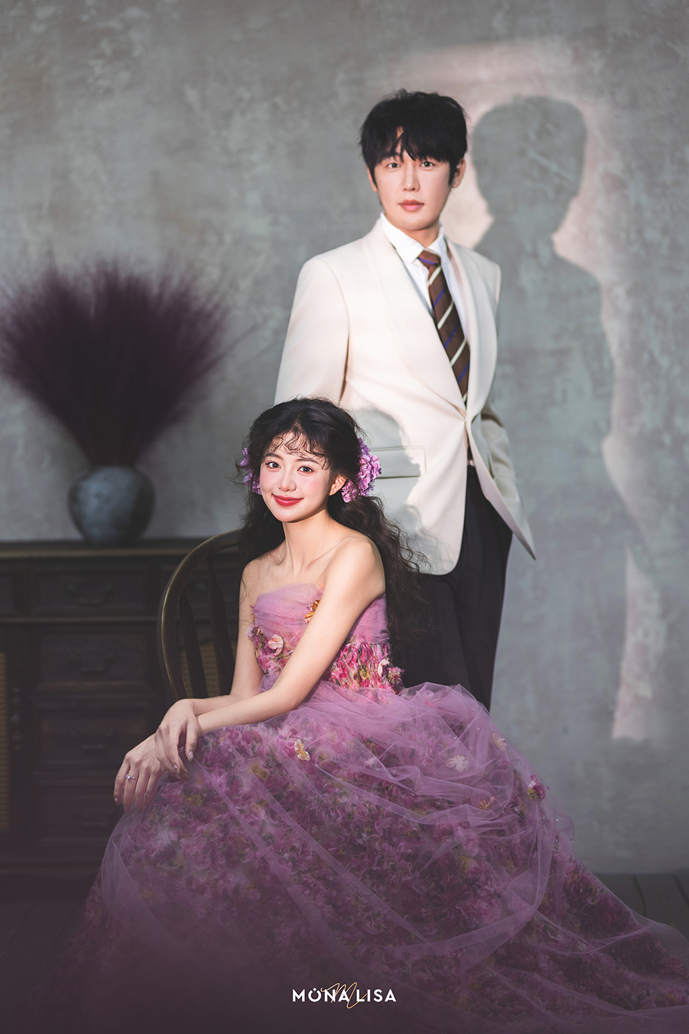 粉色鲜花复古油画婚纱照｜浪漫与优雅的融合