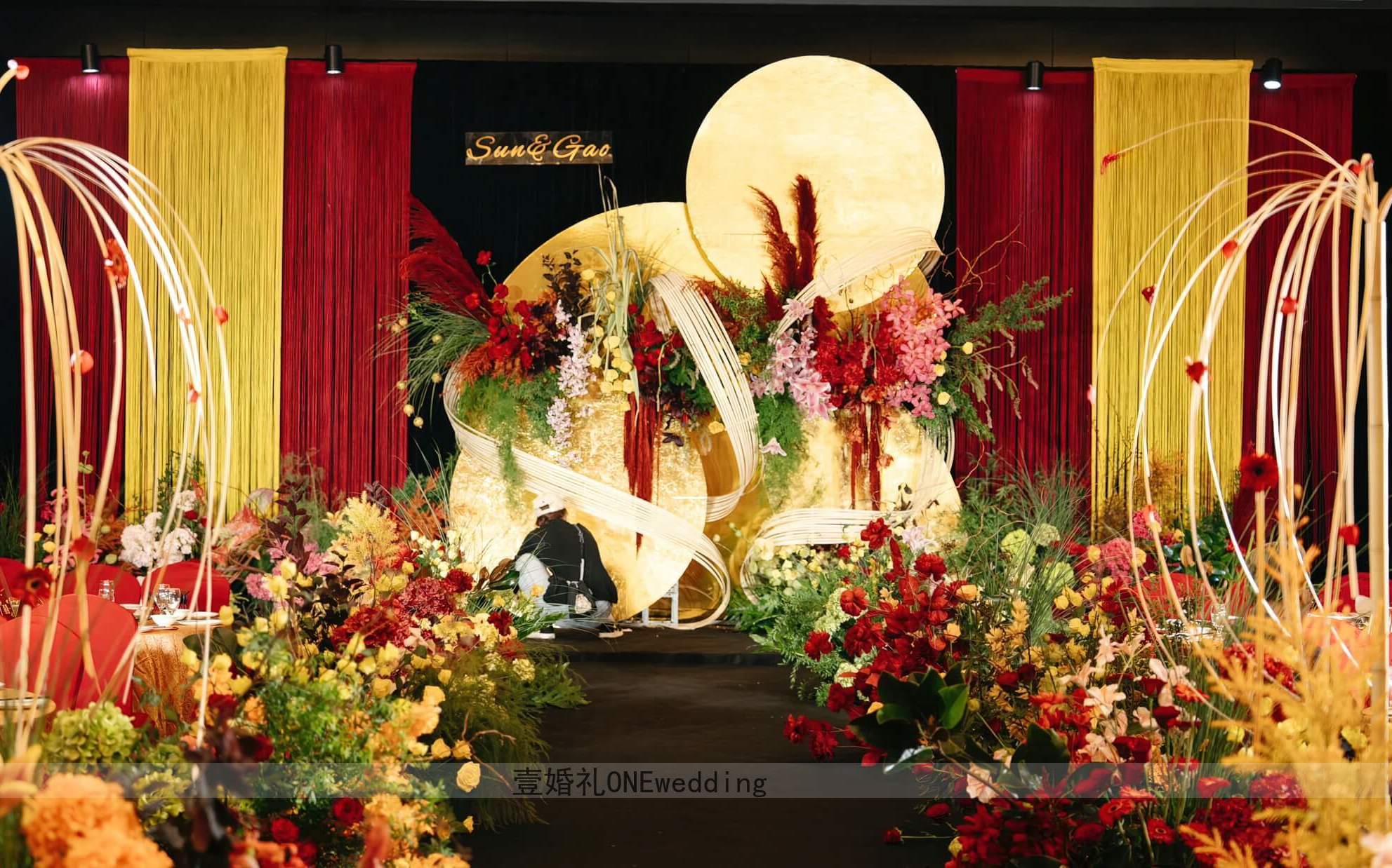金箔點(diǎn)染婚典，紅金新中式的詩(shī)篇