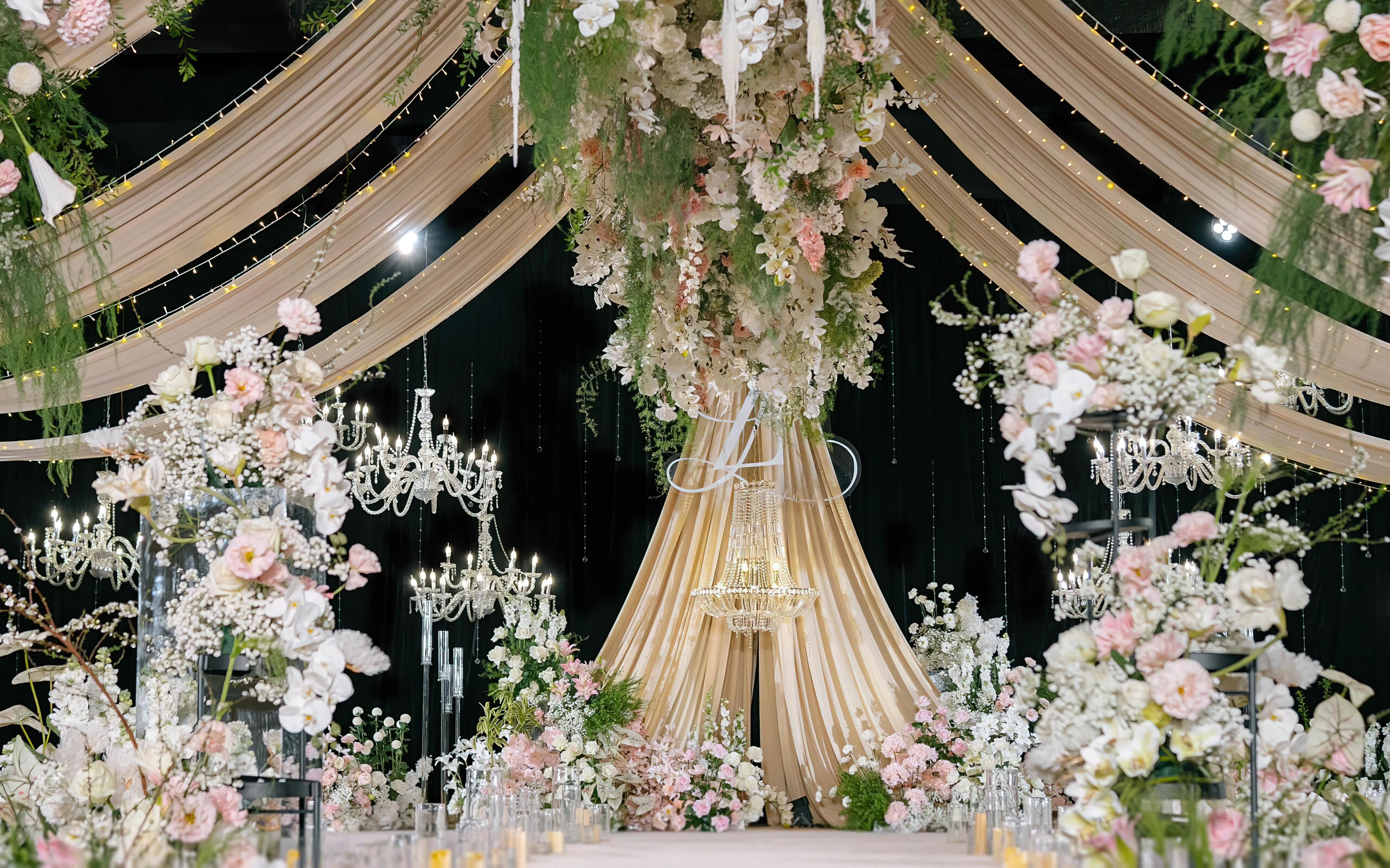 呈愛婚禮|香檳金色布?；槎Y