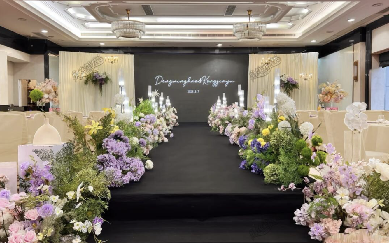 小众韩式显示屏小预算婚礼布置现场