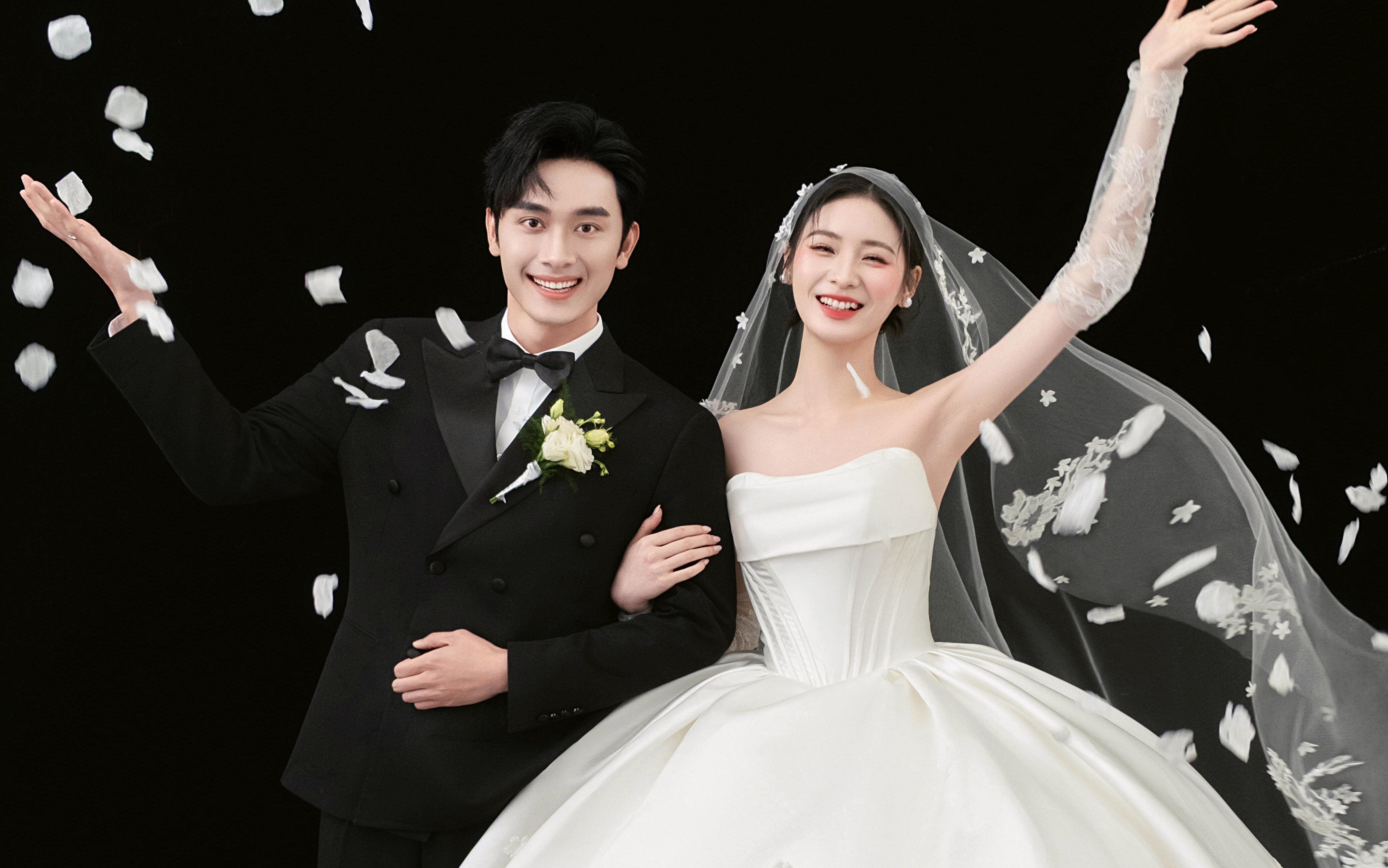 越素越好看🤍 好喜欢我的极简主纱婚纱照