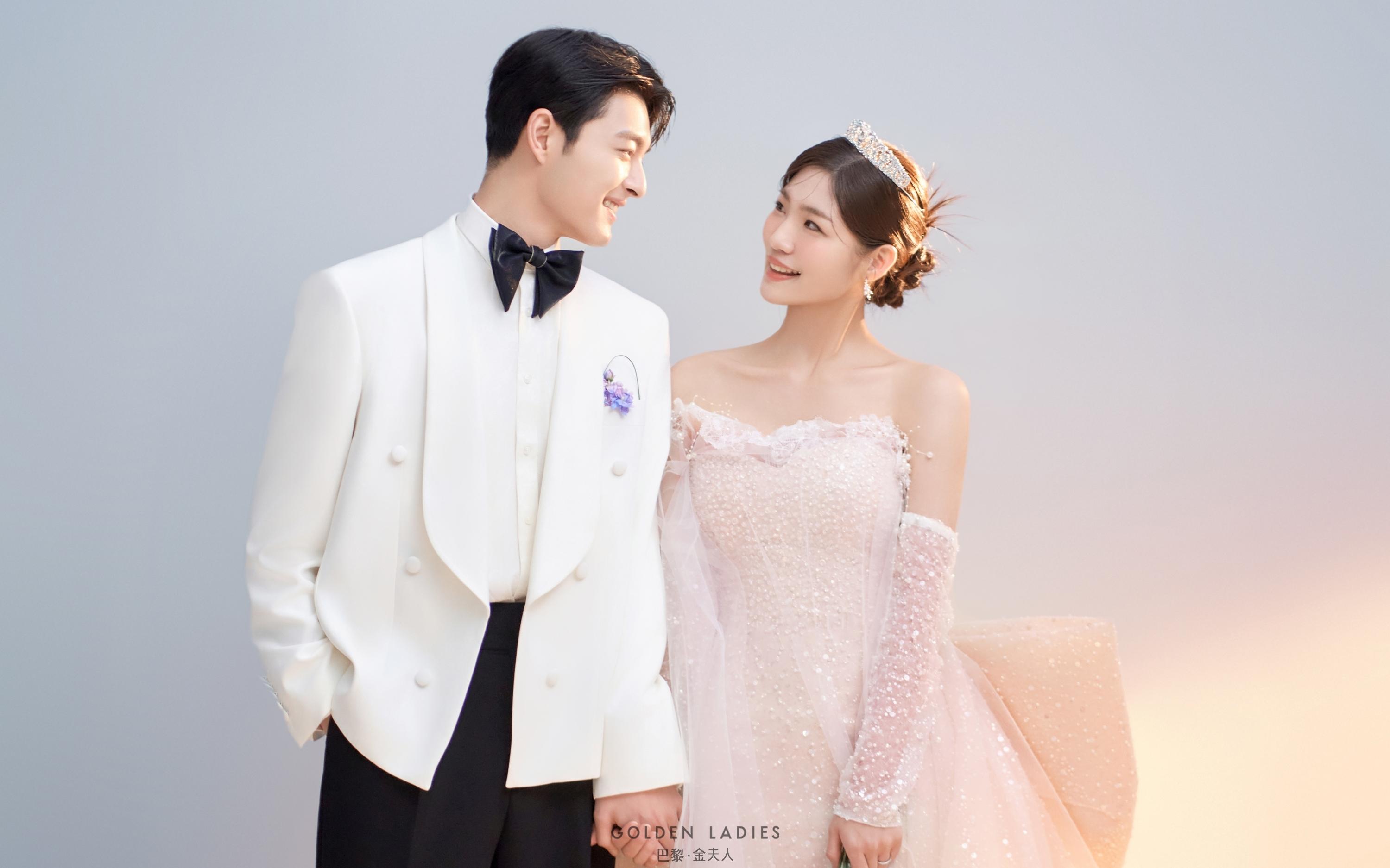 美到發(fā)光，高級感光影婚紗照，充滿了夢幻的優(yōu)雅