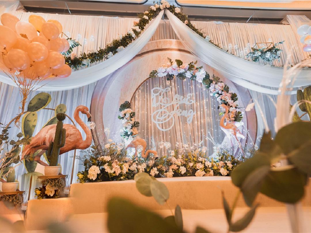 具有大气  高端的香槟色