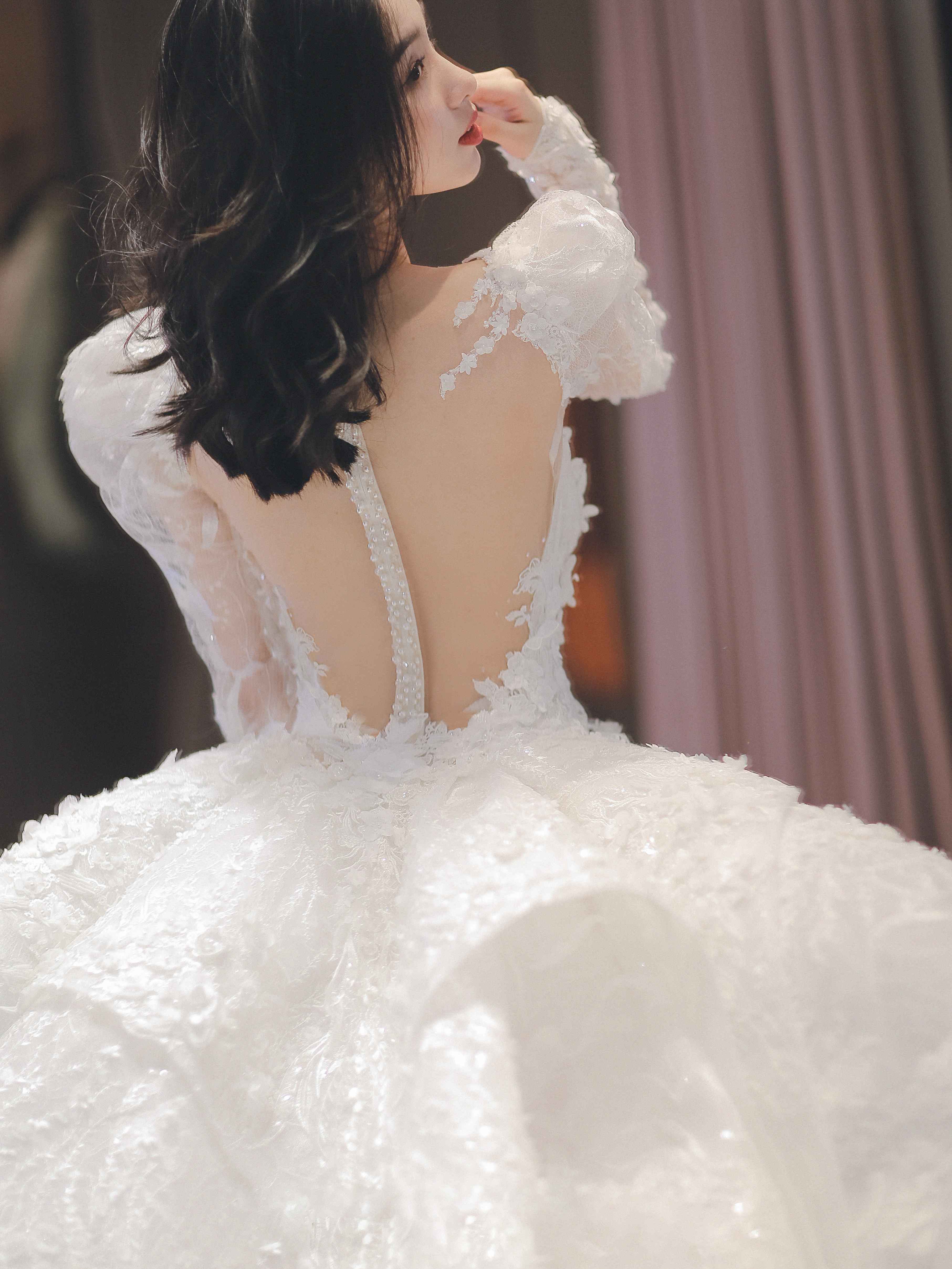 【品质缎面婚纱】经典婚礼4件套租赁，送伴娘服套餐