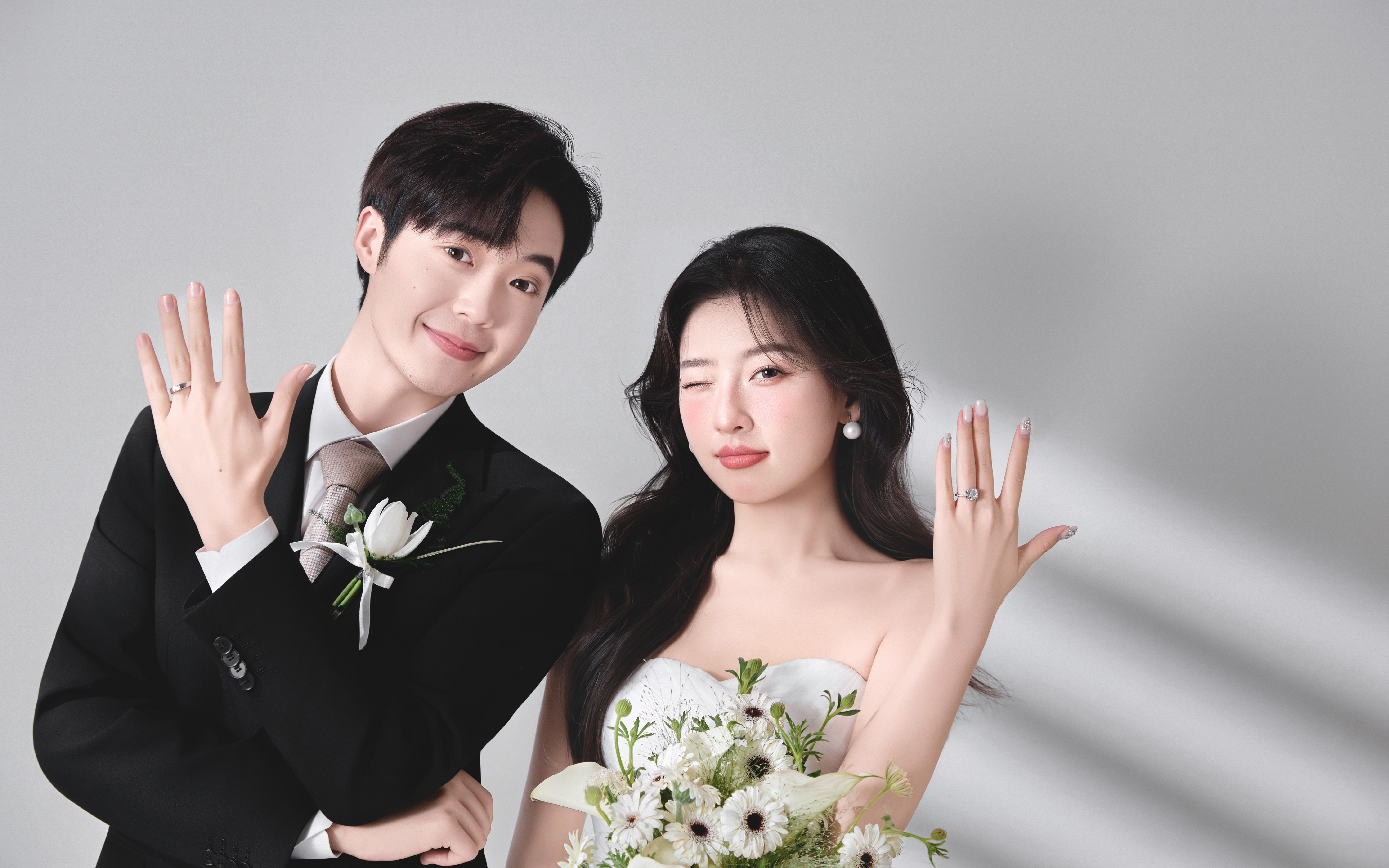 好喜歡我的極簡(jiǎn)婚紗照呀！這光太高級(jí)了啊?