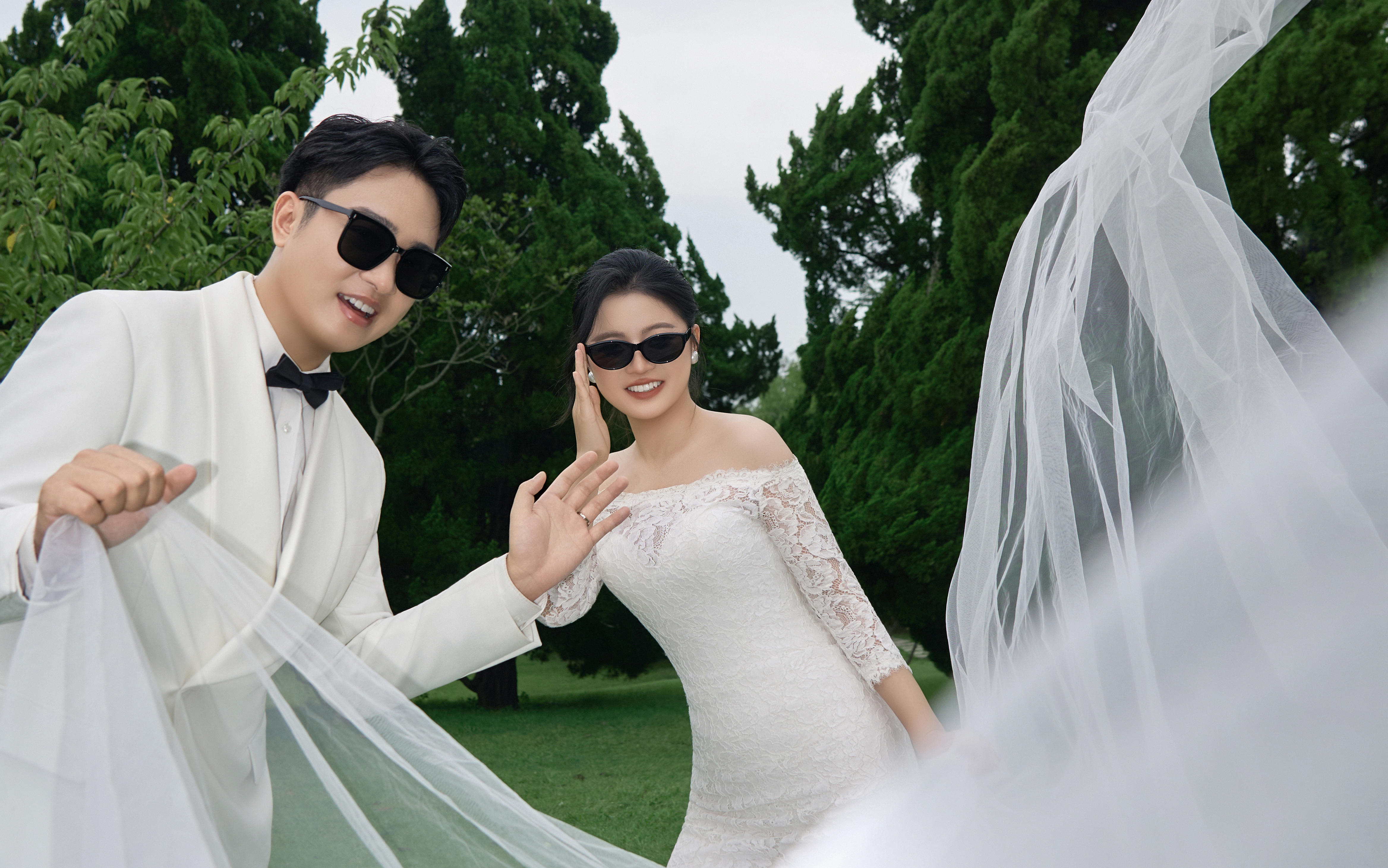 谢晴晴夫妇/草坪