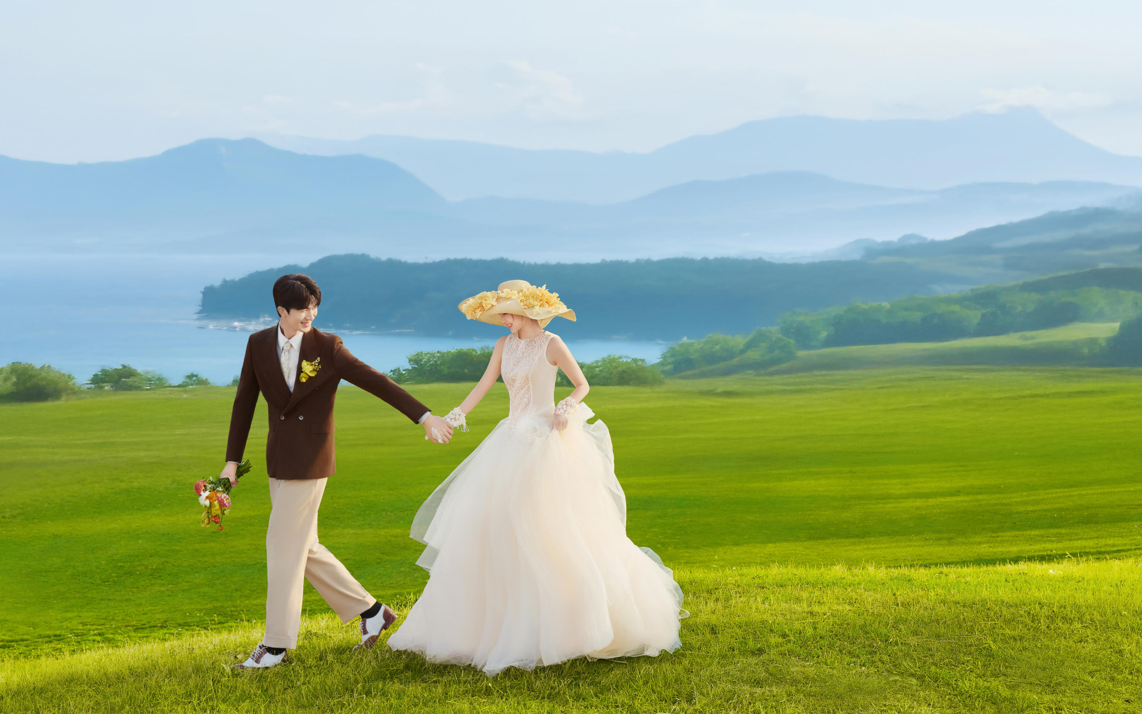 心動(dòng)預(yù)警??草坪森系婚紗照真的美到心坎兒