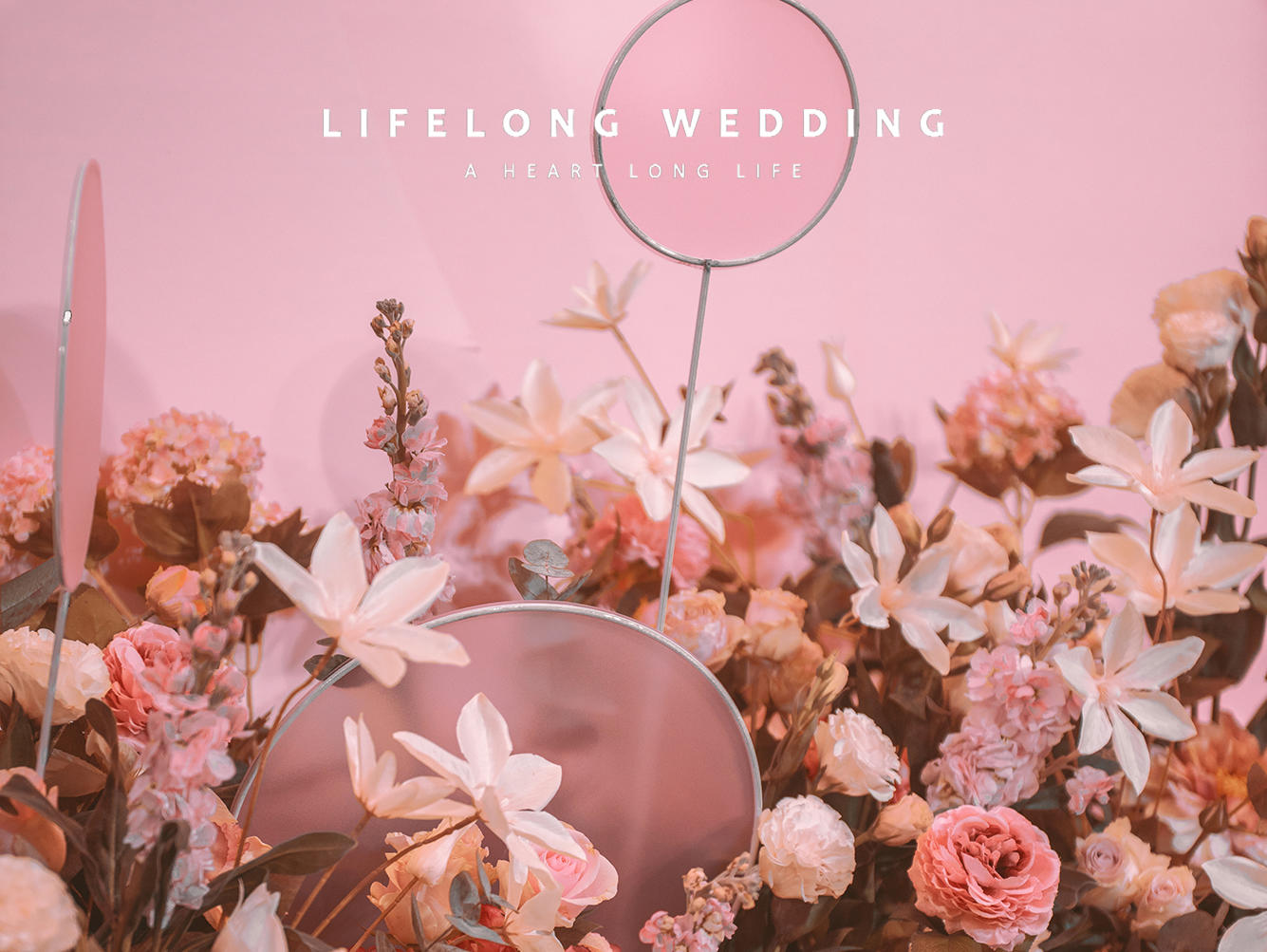 简约轻奢，时尚创意婚礼，花艺设计效果满分。