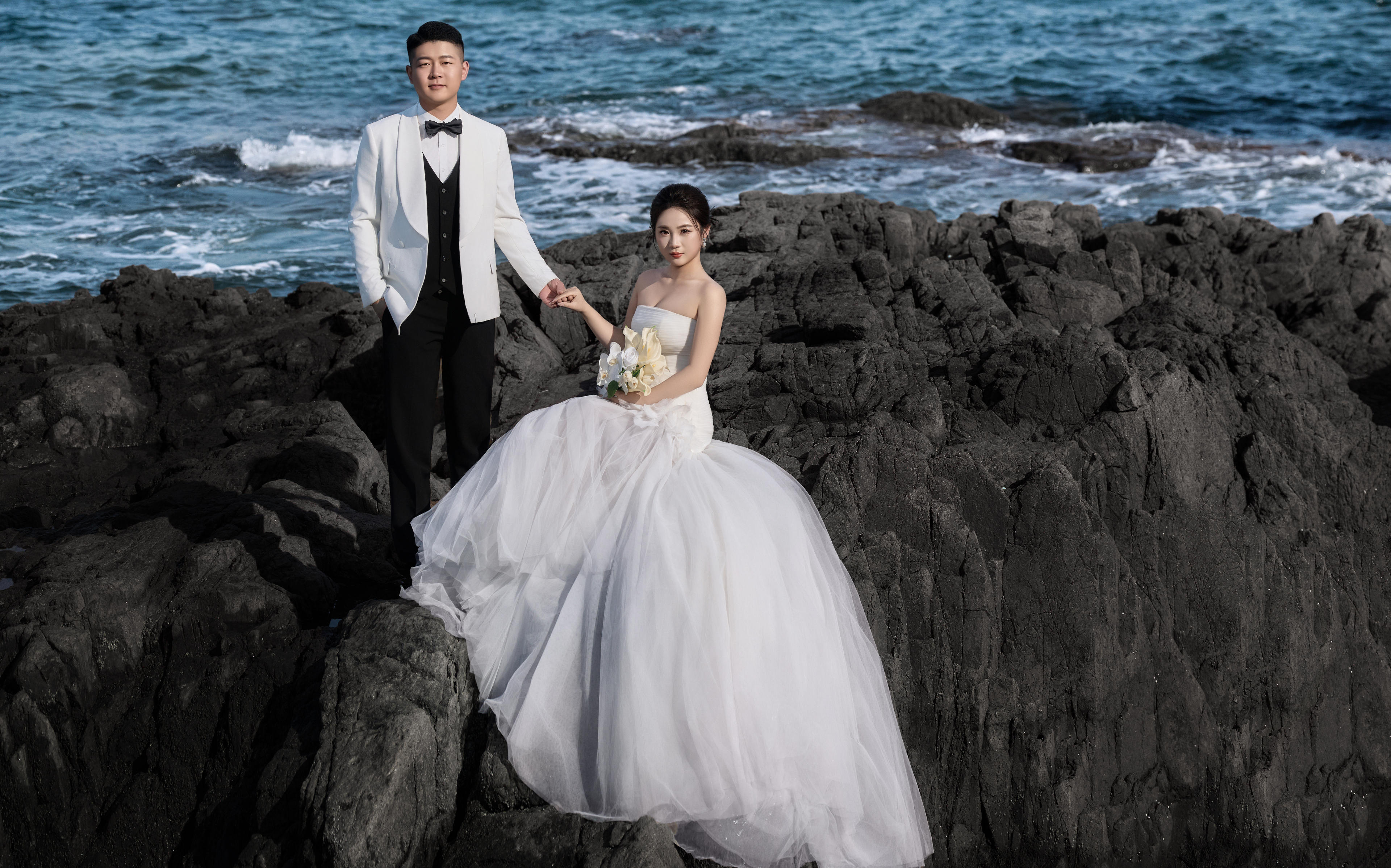 朗春萍夫妇/海边礁石系列