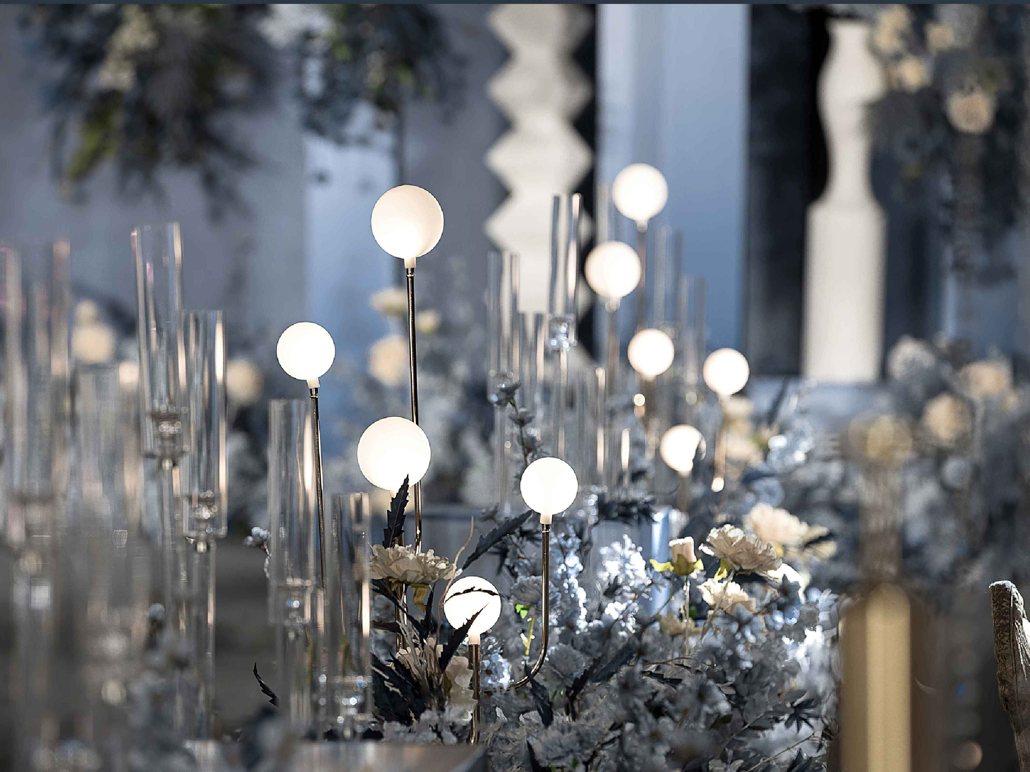 中小型宴会厅精致布置 沉浸式蓝色文艺婚礼