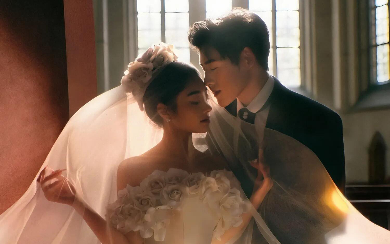 被問爆的光影教堂婚紗照｜自帶神明濾鏡