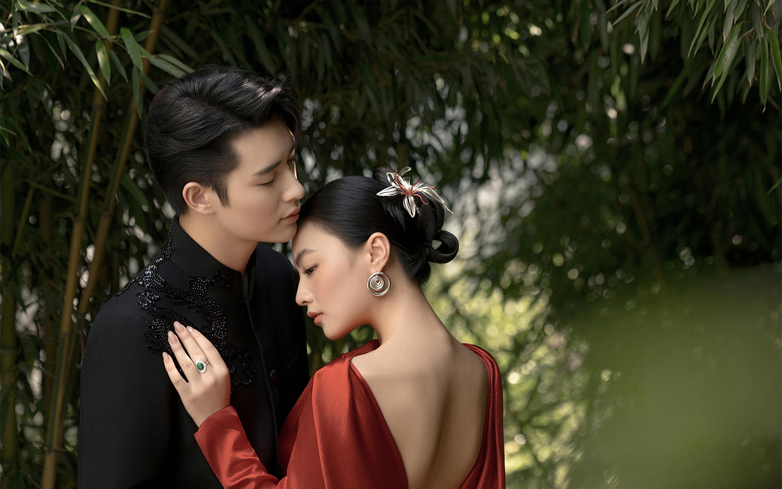 一眼惊艳的园林风婚纱照