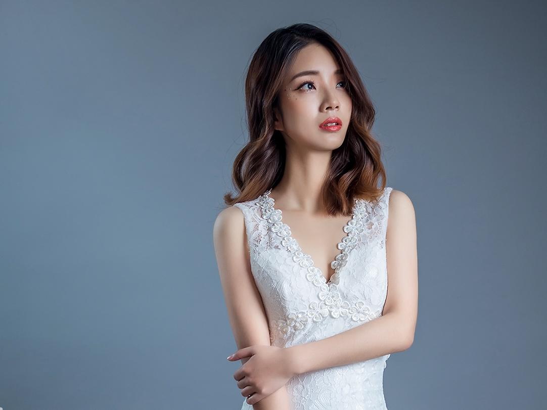 小乔嫁衣婚服美妆经济型套餐