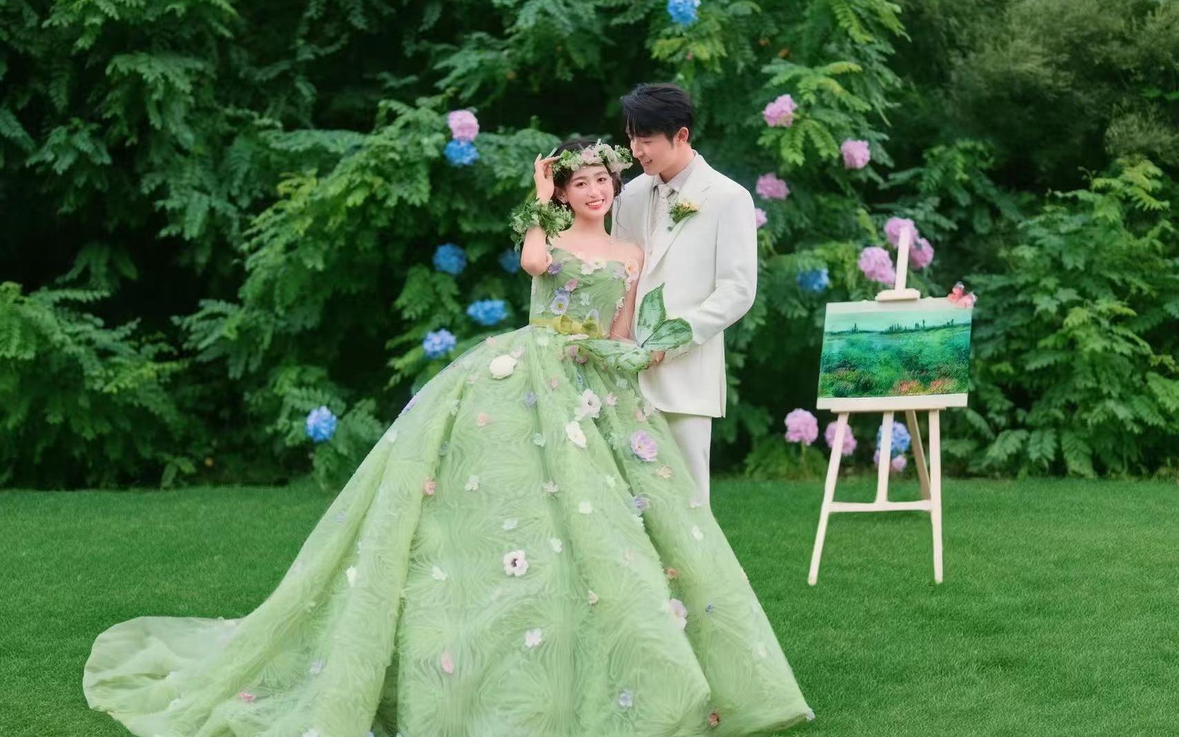 【仙晕惹！ 绿色花神婚纱照甜到心尖上了】
