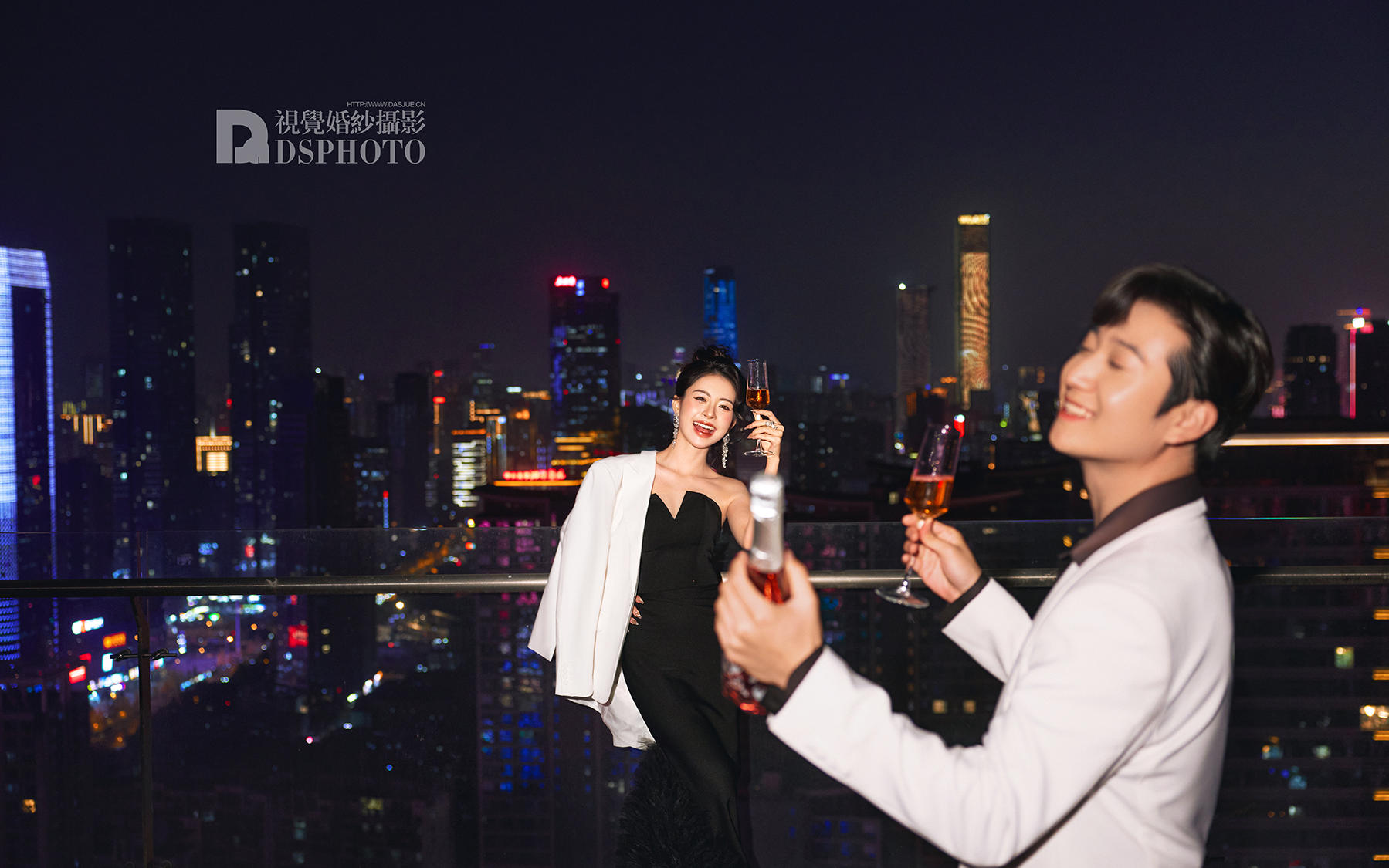 天台×夜景×婚纱照🌃｜把浪漫写进城市夜空