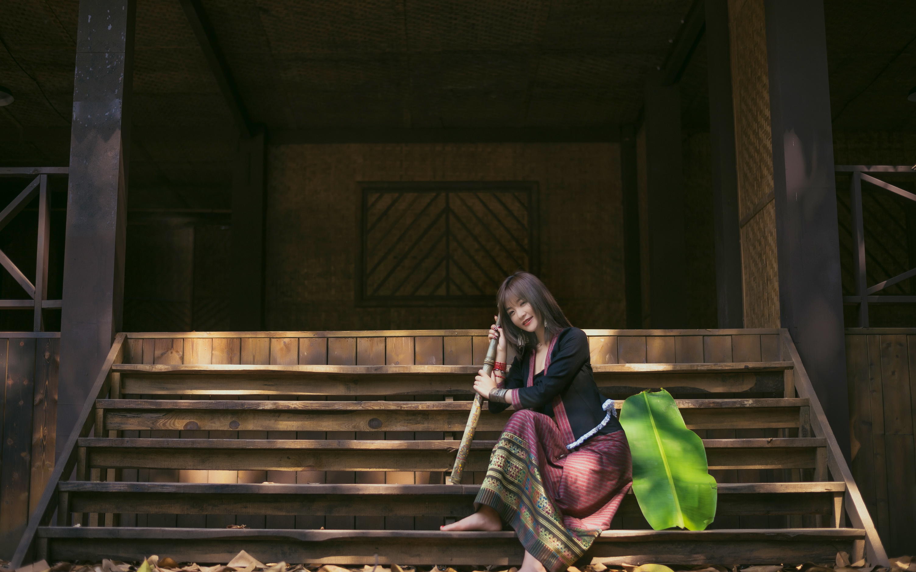 给爱注入氧气-时尚民族婚纱摄影