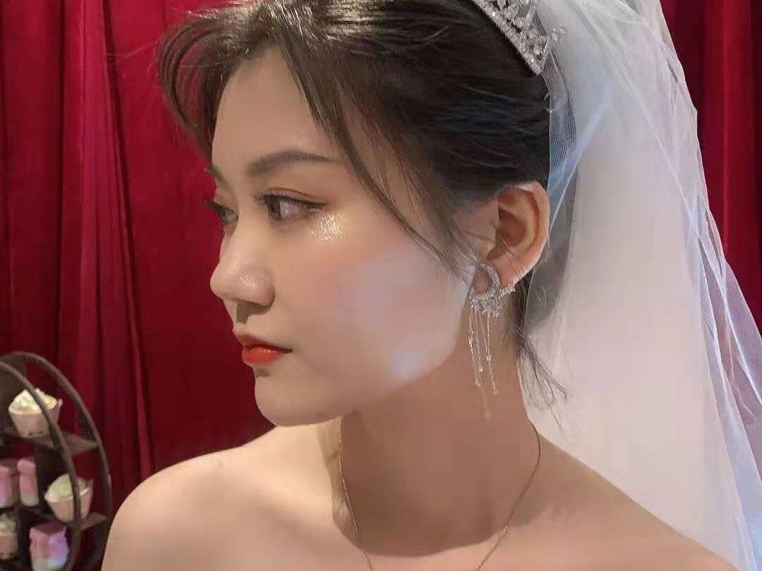 新娘早妆&首席化妆师+送亲友妆