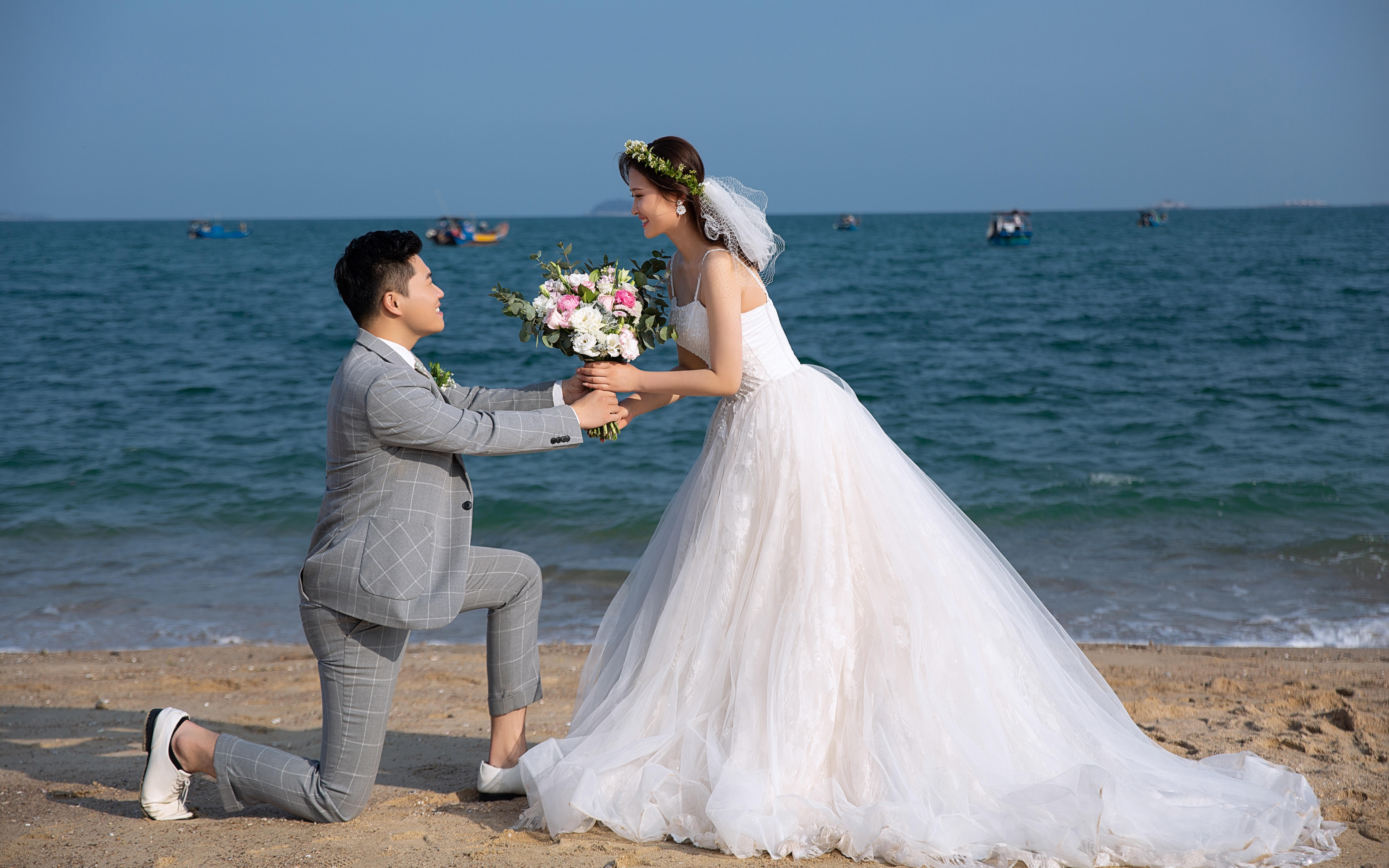 海边微微吹动白纱 浪漫的因子张扬又热烈