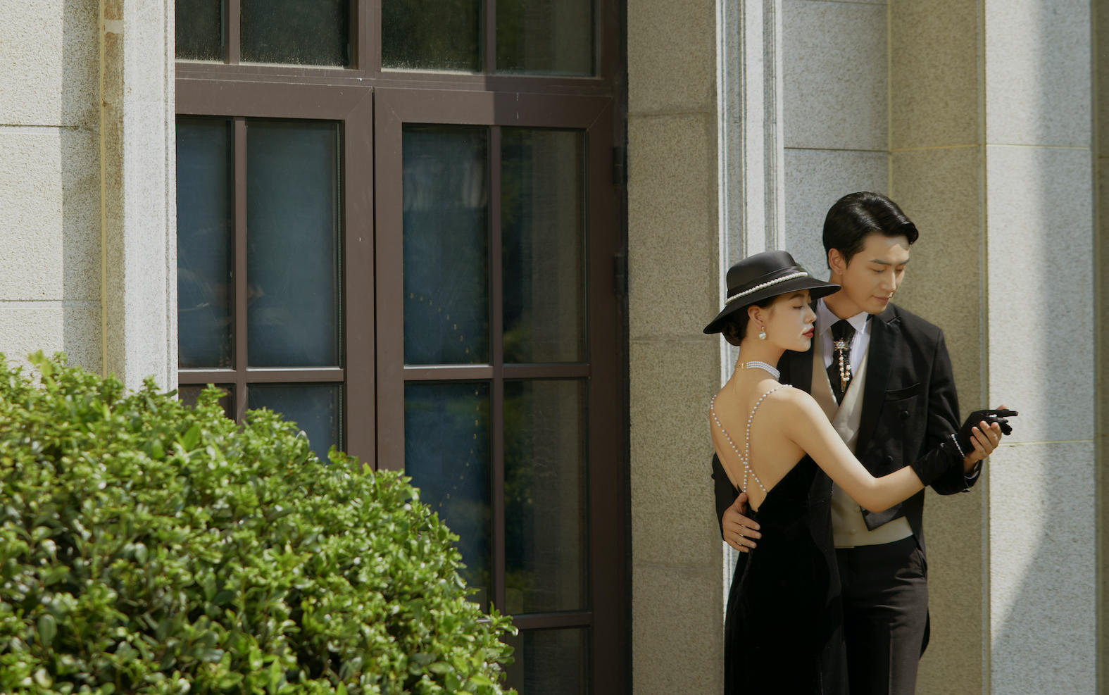 赫尔本风复古婚纱照
