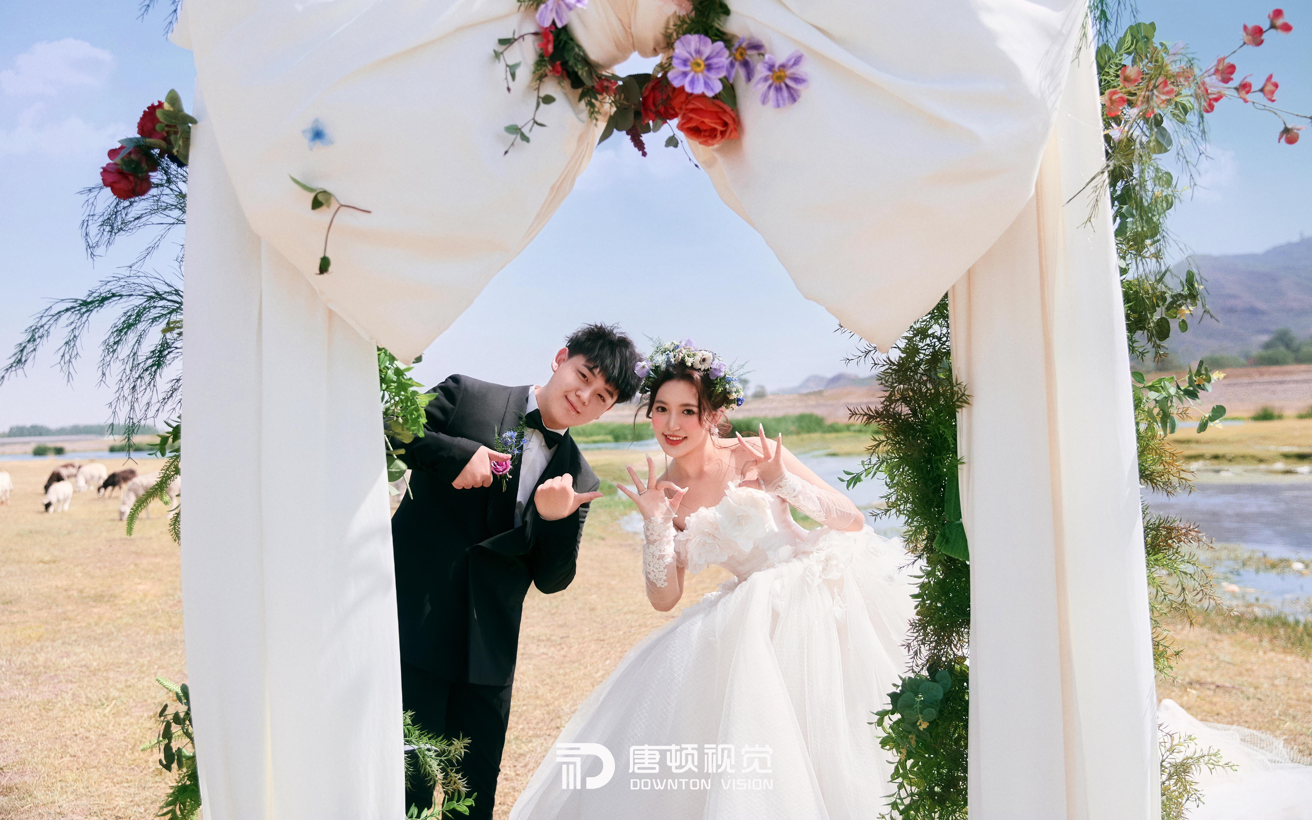 年轻人超爱的草坪目的地婚纱照美翻啦！