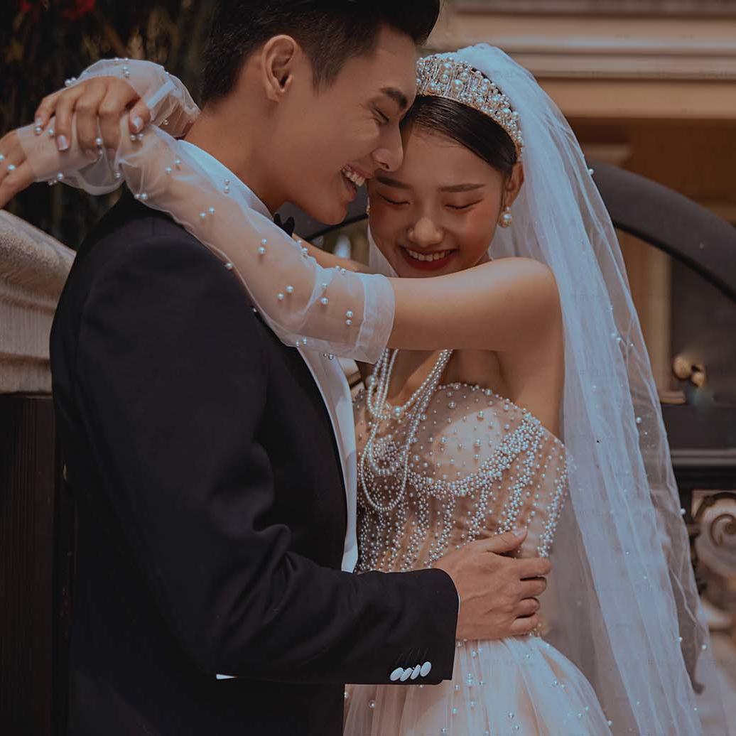 酒庄全新唯美拍摄+全新婚纱+3000元新婚大礼包