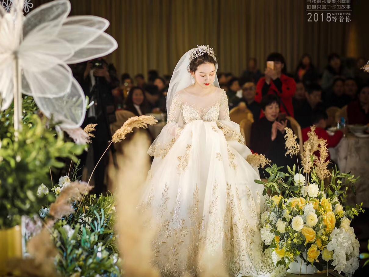 婚礼单日【资深跟妆+全场任选三件套】