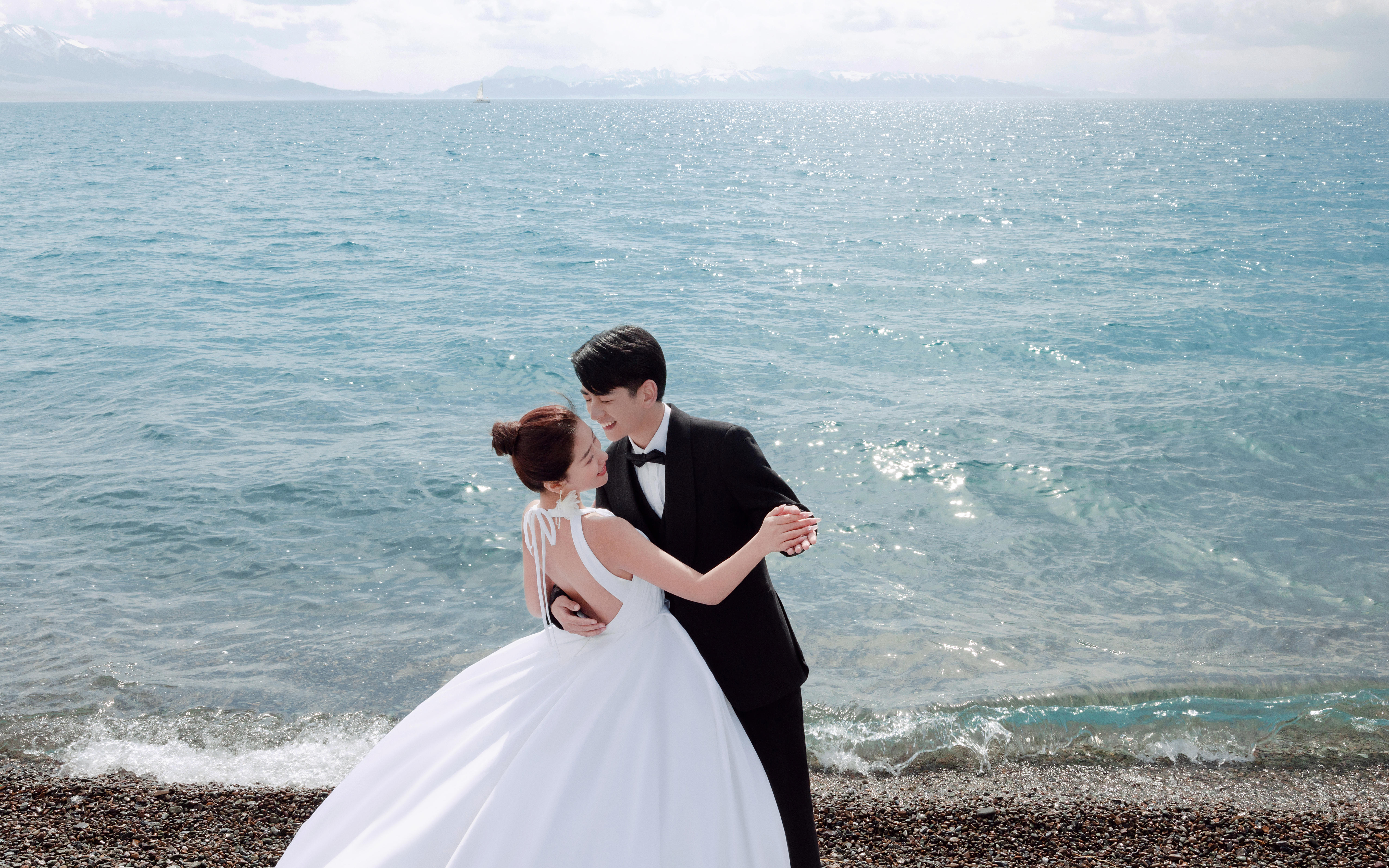 赛里木湖 白纱映湖