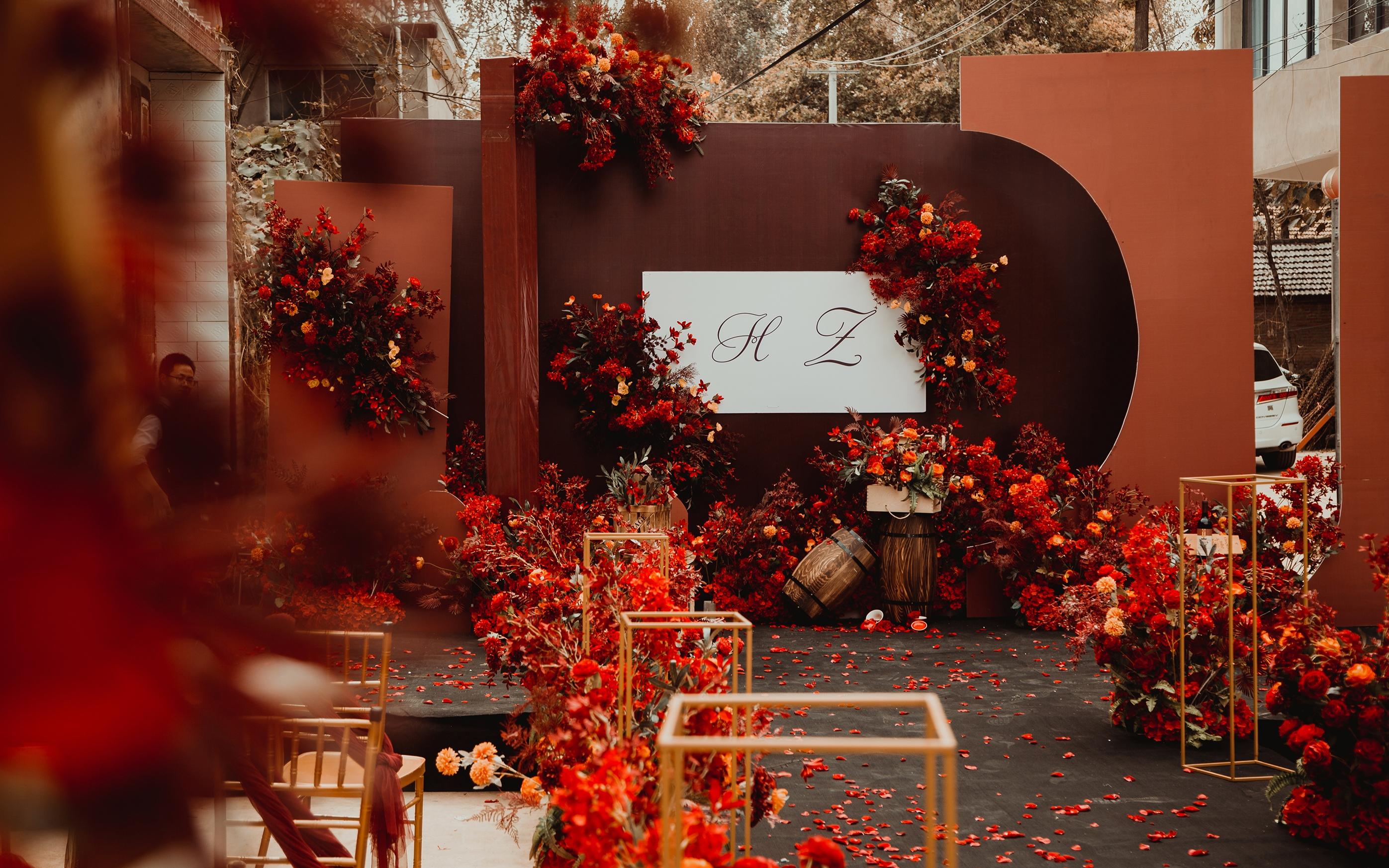 【小预算婚礼】20年大热农村室外乡下酒红黑金色系