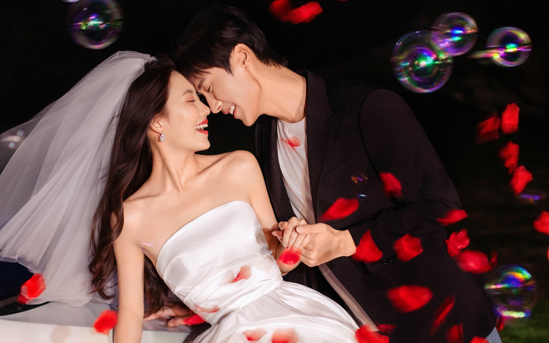 救命！这组夜景婚纱照美到我失语✨