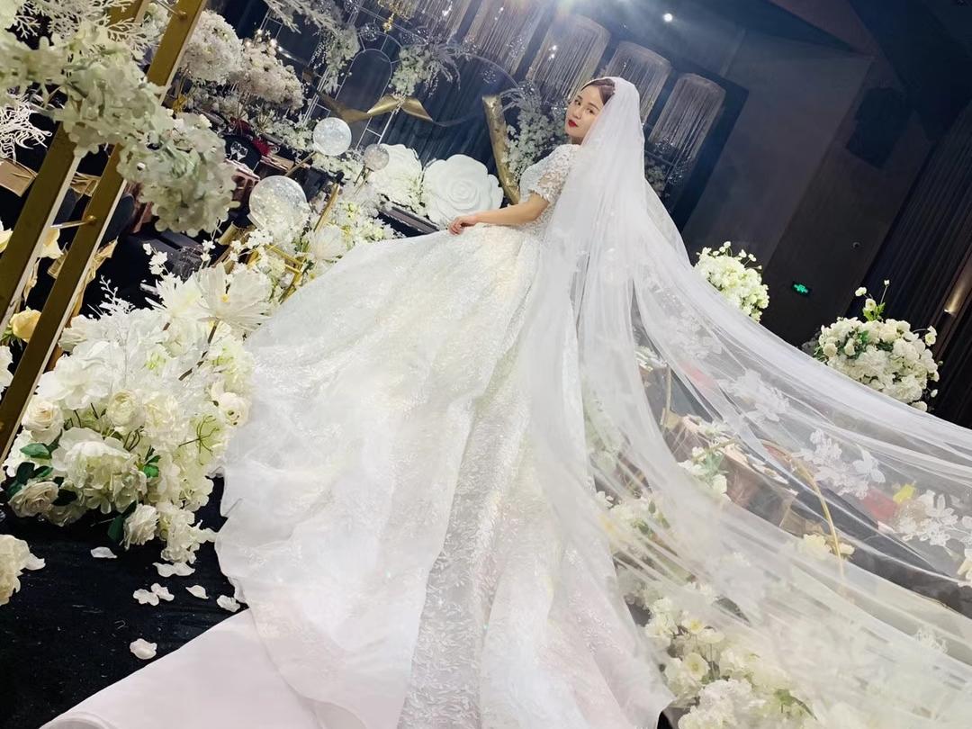 郫都区 纱悦婚纱高系列三件套