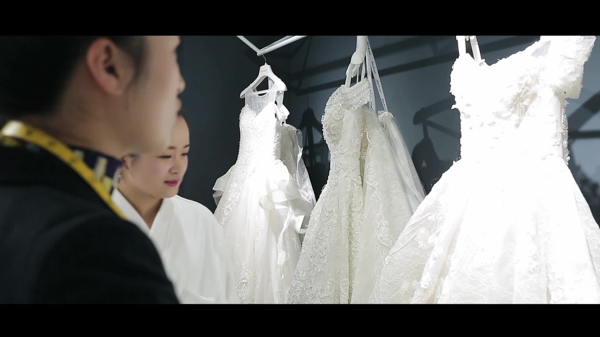 长沙天鹅婚纱礼服 黑色气质吊带显瘦婚纱敬酒服