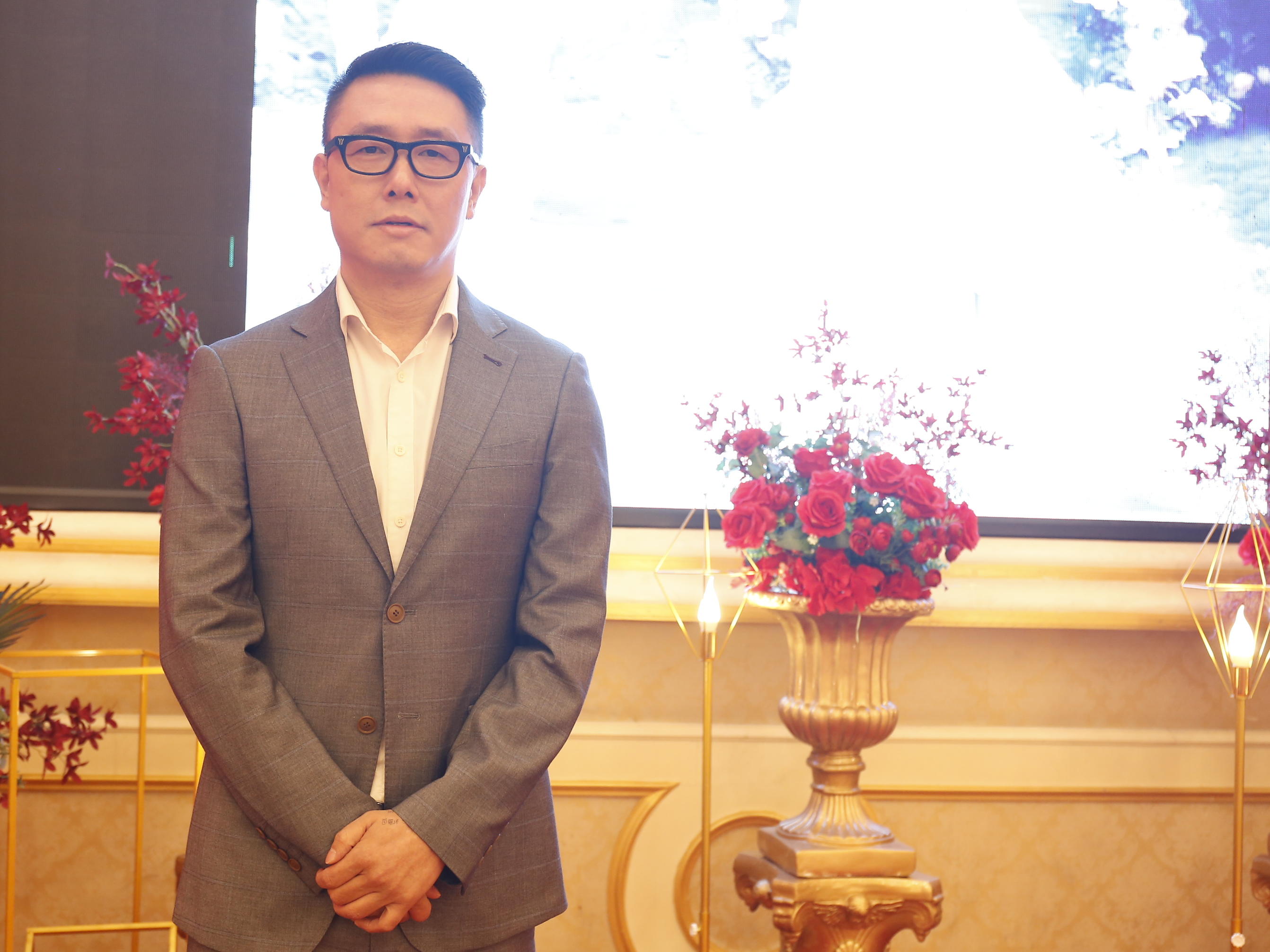 学院派司仪 简约轻松风格主持 讲述型 