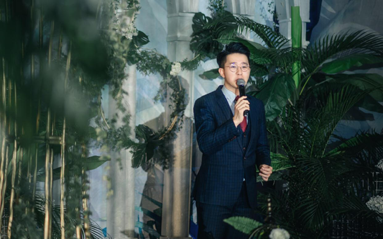 陈亚（颜值高，知名司仪）