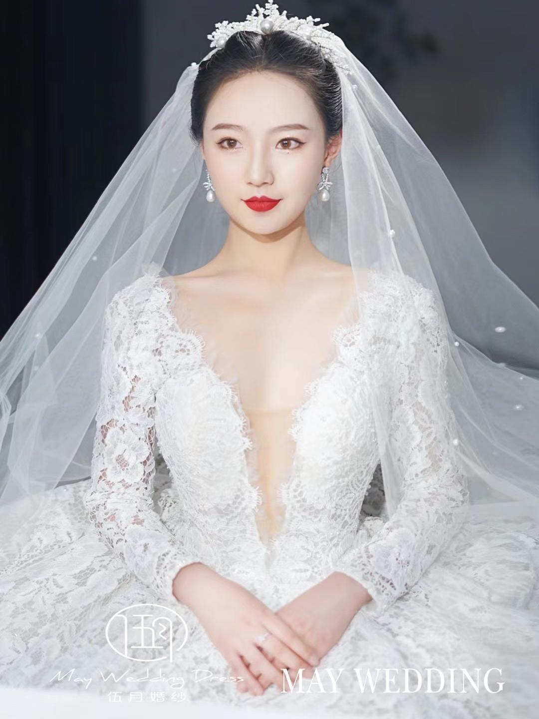 精品婚纱+礼服+秀禾+伴娘伴郎新郎十二件套