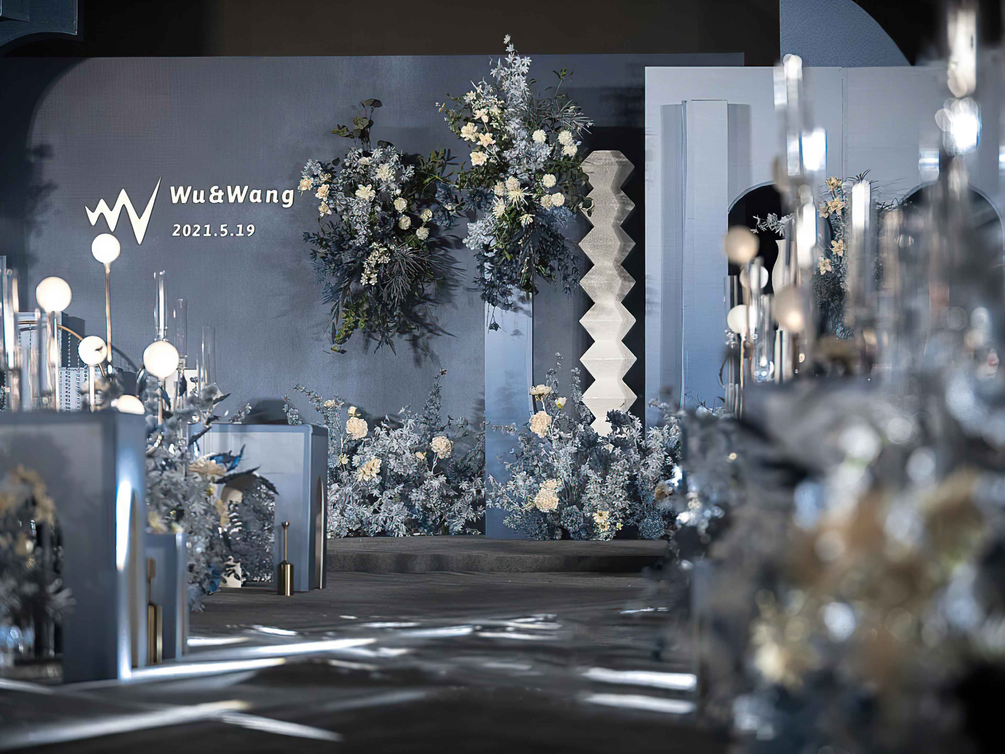 中小型宴会厅精致布置 沉浸式蓝色文艺婚礼