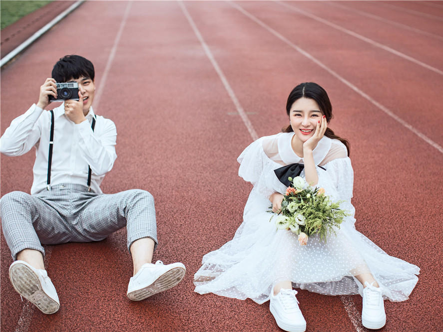 校园婚纱摄影_婚纱摄影(3)