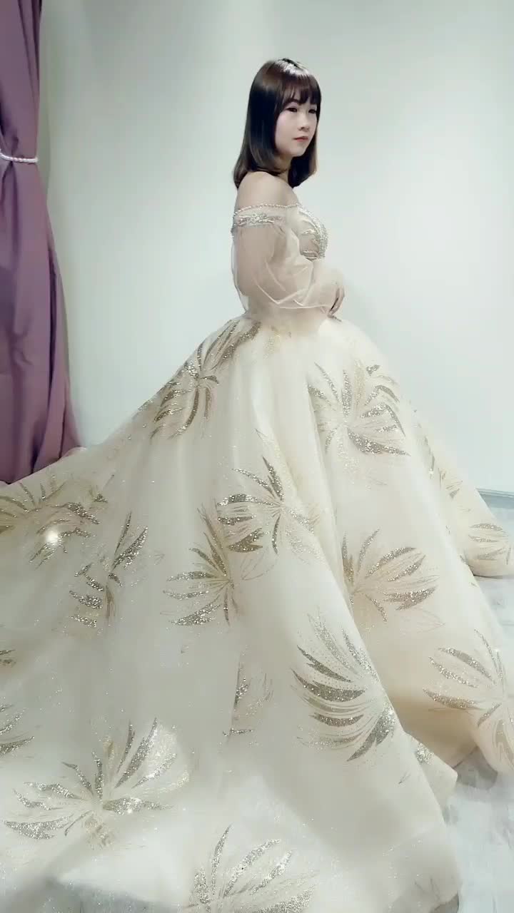 【 奢华系列套餐 】送7套服装+男款秀禾+跟妆