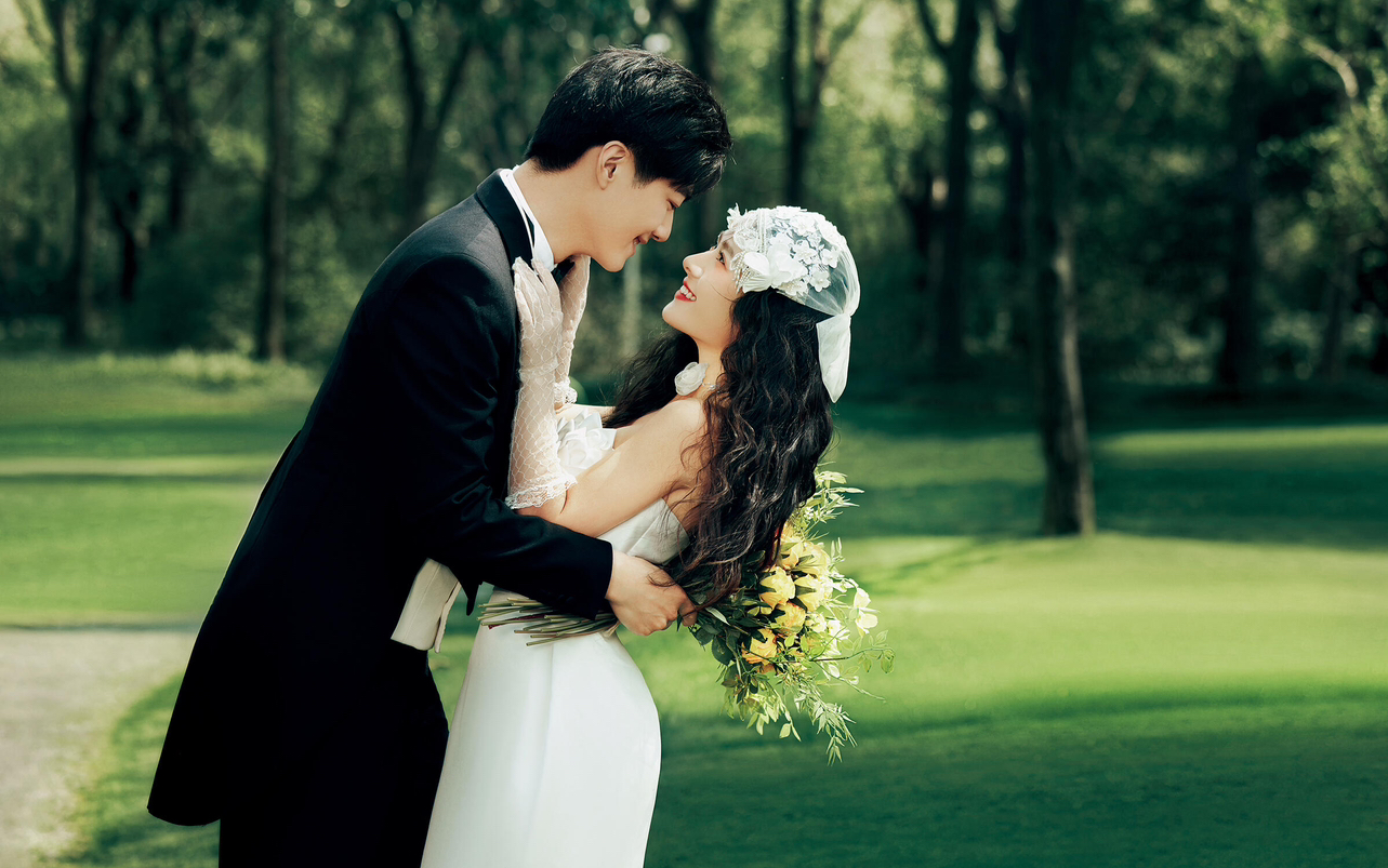 完全被美到｜是一眼万年的法式浪漫婚纱照