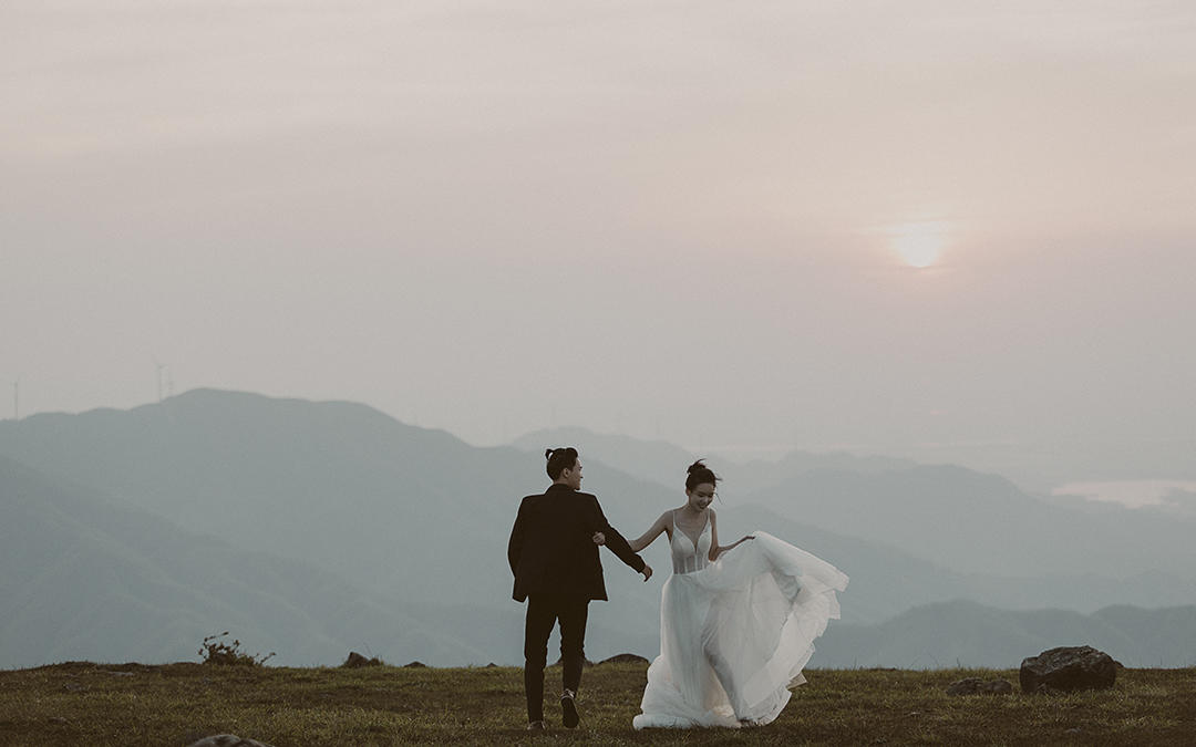高定婚纱│韩式婚纱│限量预约