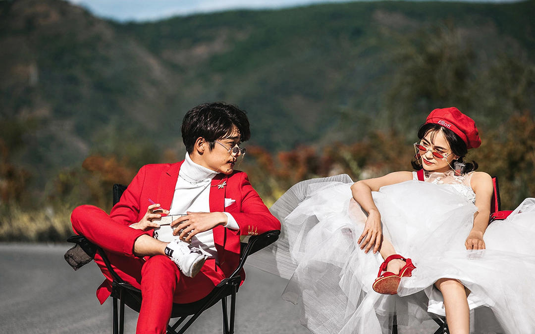 高端基地+花海+夜景+雨景+全程旅拍+送登記照