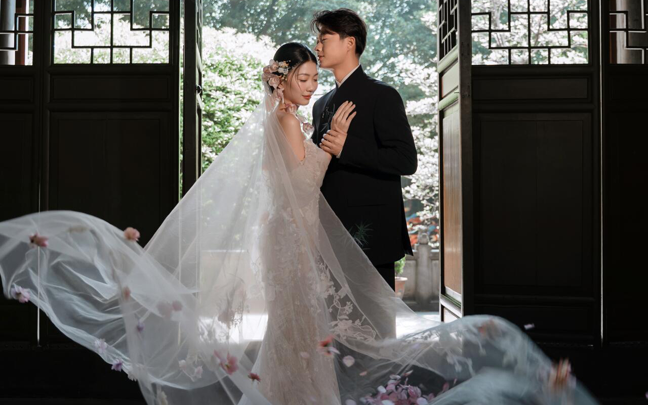 一眼就被这组园林婚纱照惊艳到了！