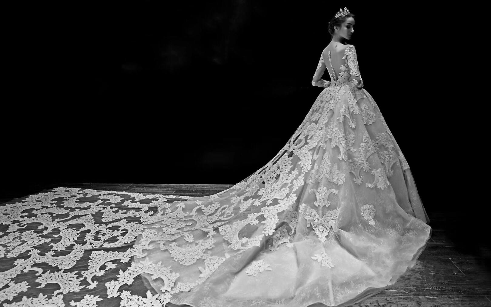 【亲爱的婚纱新款到店】重手工蕾丝拖尾+手绣龙凤褂