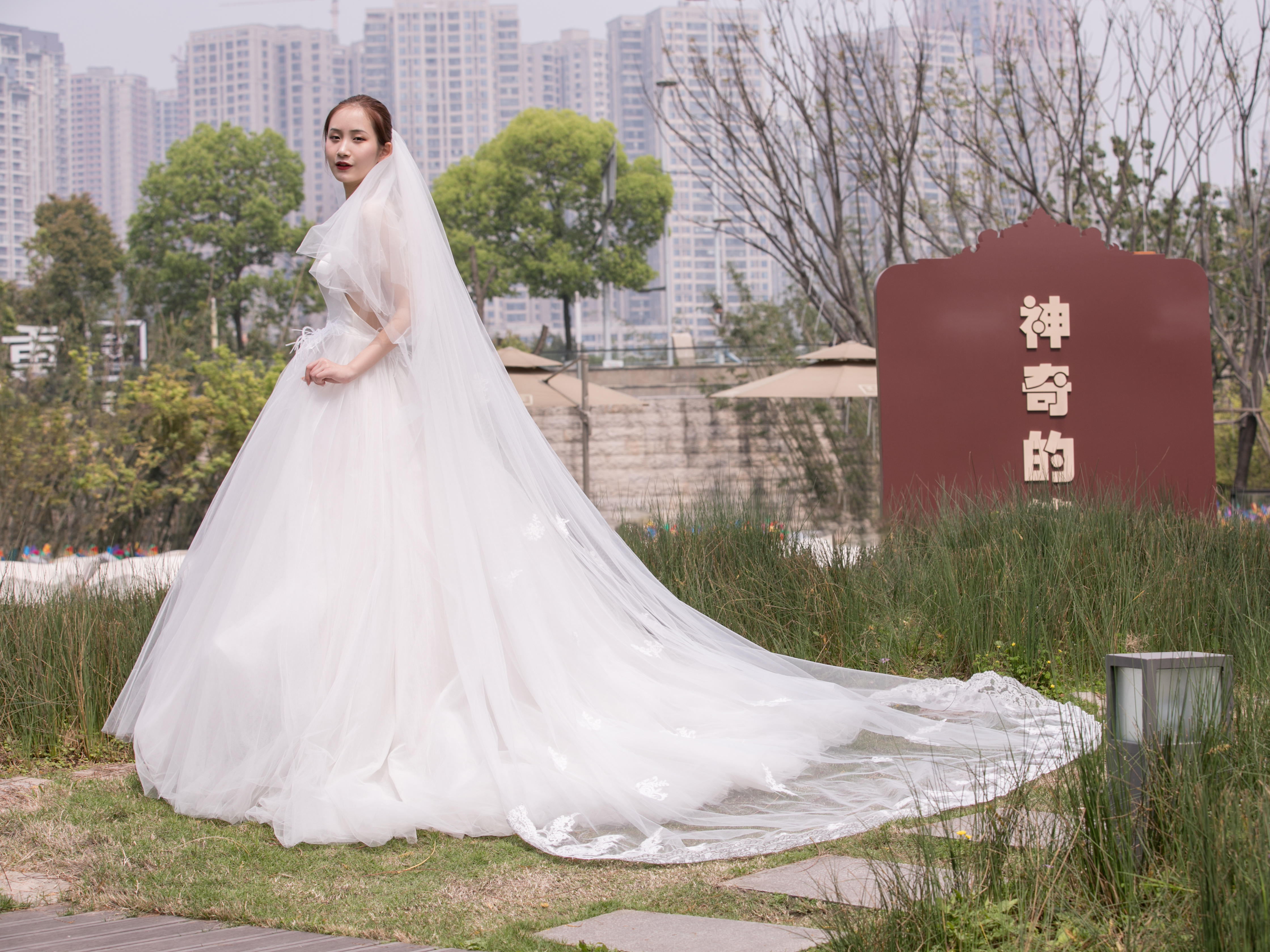 【良景花意婚纱】sole系列